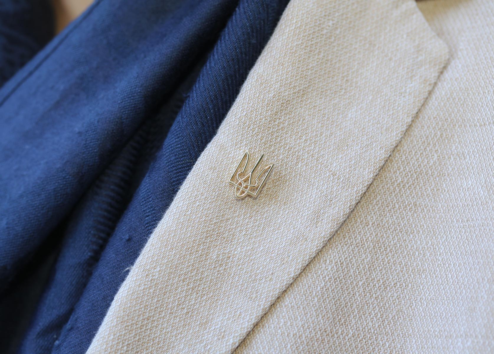 Ukrainian Trident Tryzub Pin Brooch 14K Yellow Gold, 2022 For Sale at