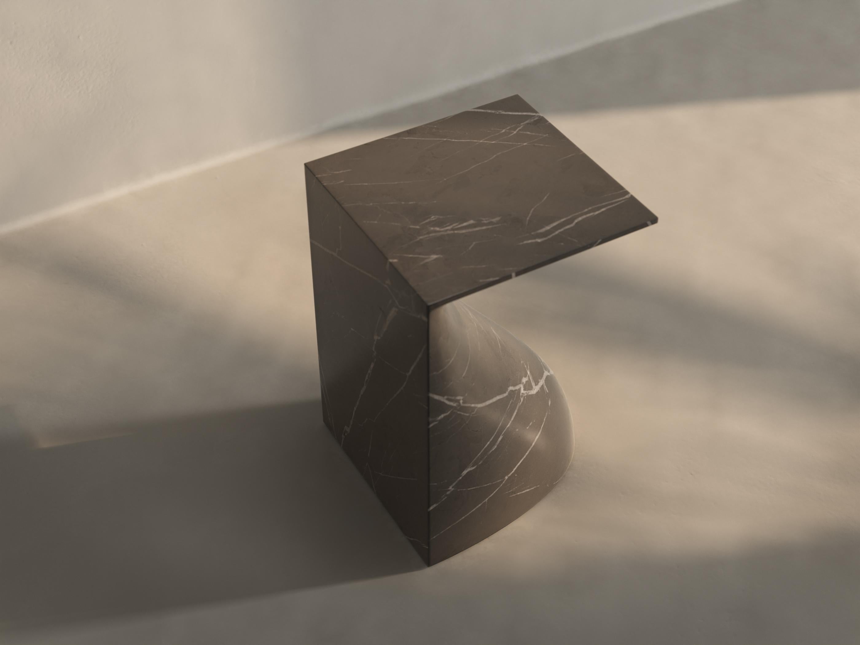 Ula sculpture pull up table by Veronica Mar
Dimensions: D40 x W40 x H60 cm.
Materials: Marble.
Weight: 90 kg.
Numbered and limited edition.

Ula sculpture Pull up table can be a bespoke piece. Custom Dimensions and type of marble Available