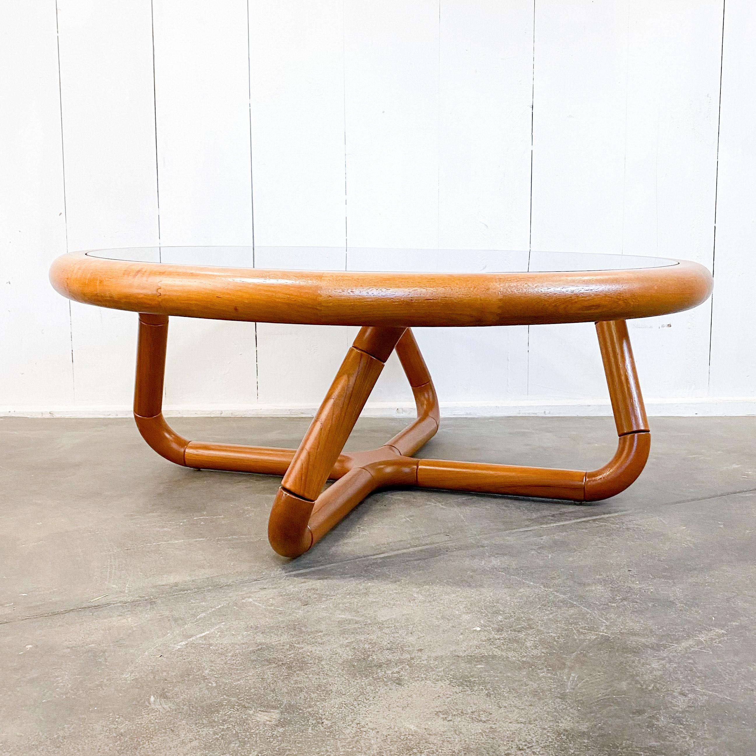 Sculptural coffee table for Uldum Mobelfabrik made in Denmark in the 1960s. 
