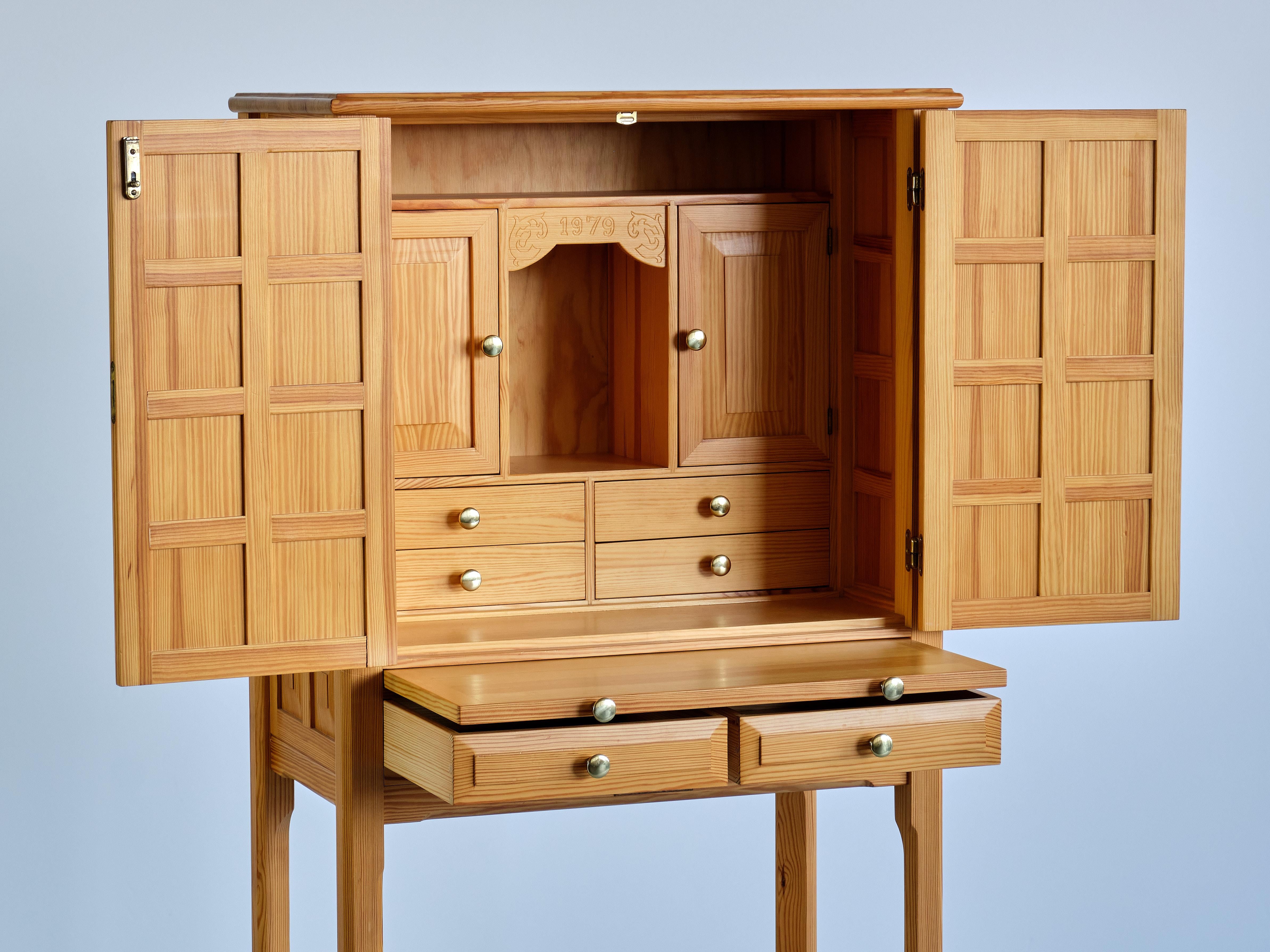 Ulf Ekdahl Cabinet in Solid Pine Wood and Brass, Nybro, Sweden, 1979 For Sale 1