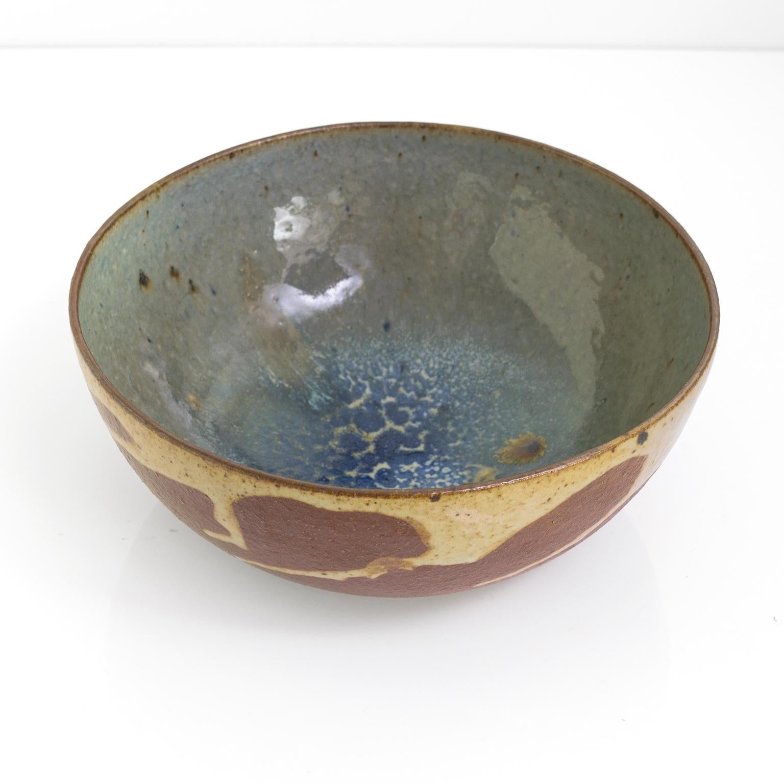 Ulla & Gustav Kraitz Hand Thrown and Glazed Ceramic Bowl, Sweden, 1976 For Sale 1