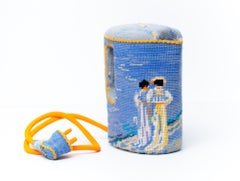 "Tetera azul" Bordado de aguja vintage sobre objeto encontrado vintage