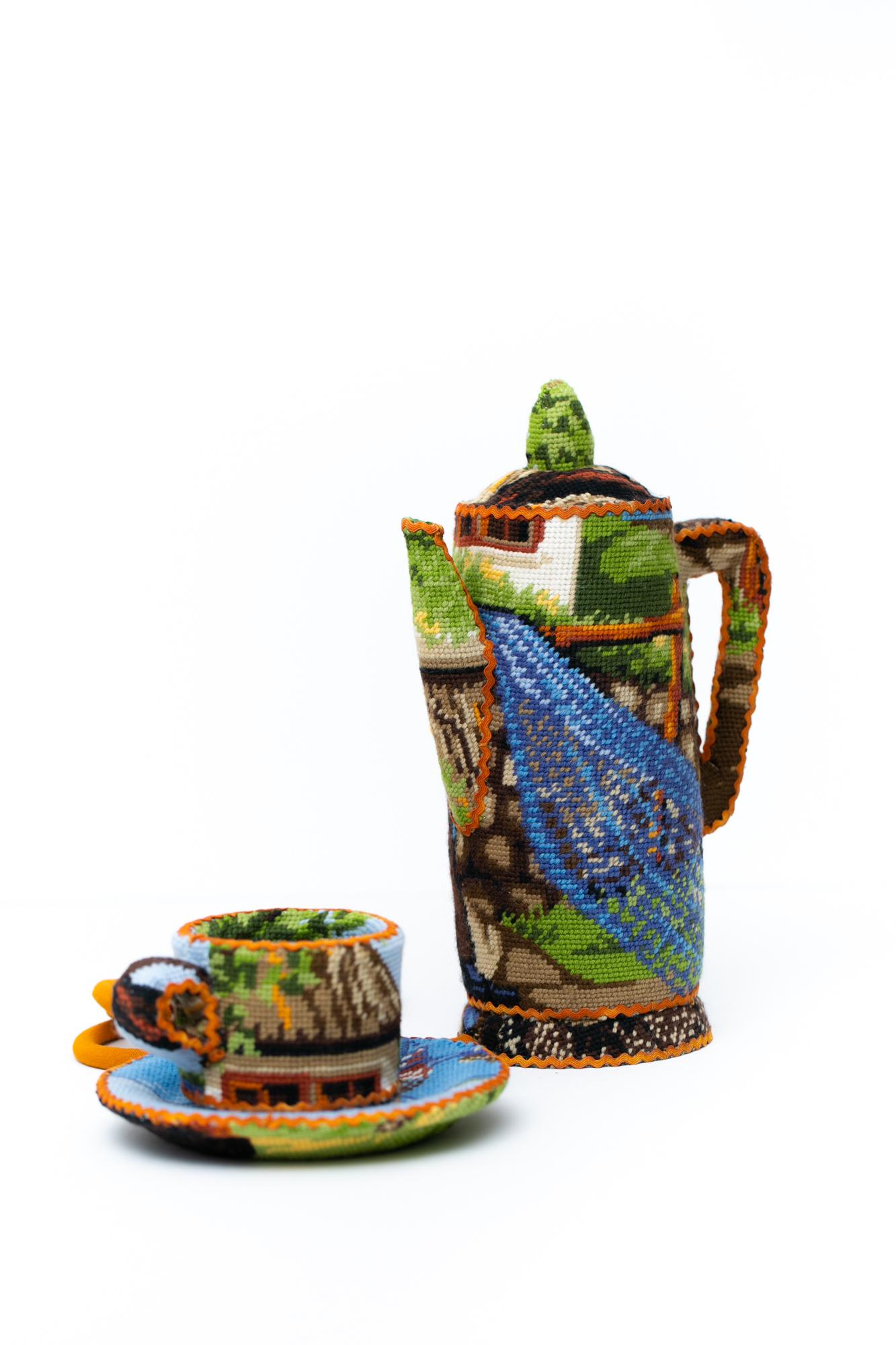 Brewer and Cup - Sculpture by Ulla-Stina Wikander