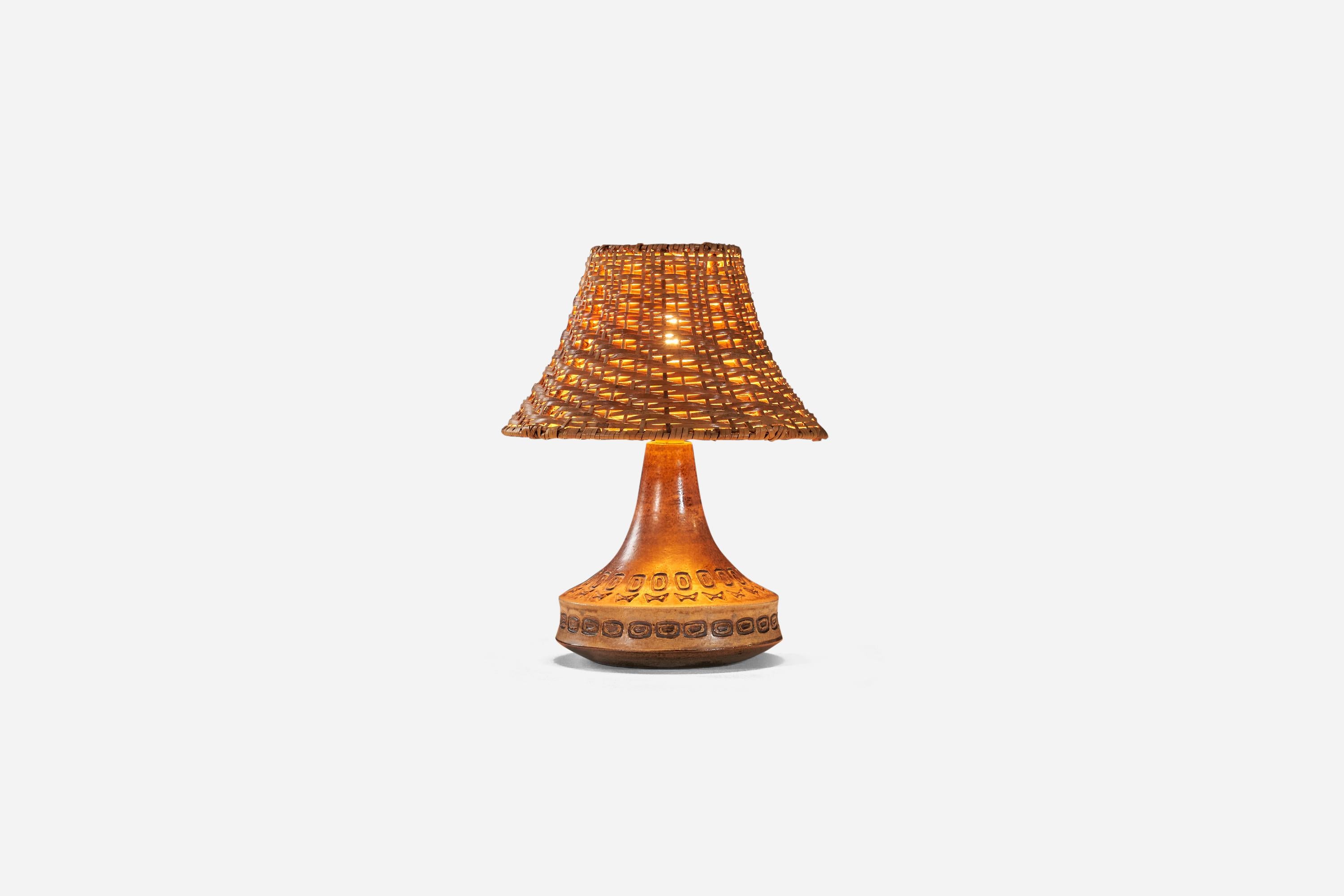 Swedish Ulla Winbladh, Brown Table Lamp, Glazed Incised Stoneware, Sweden, 1950s