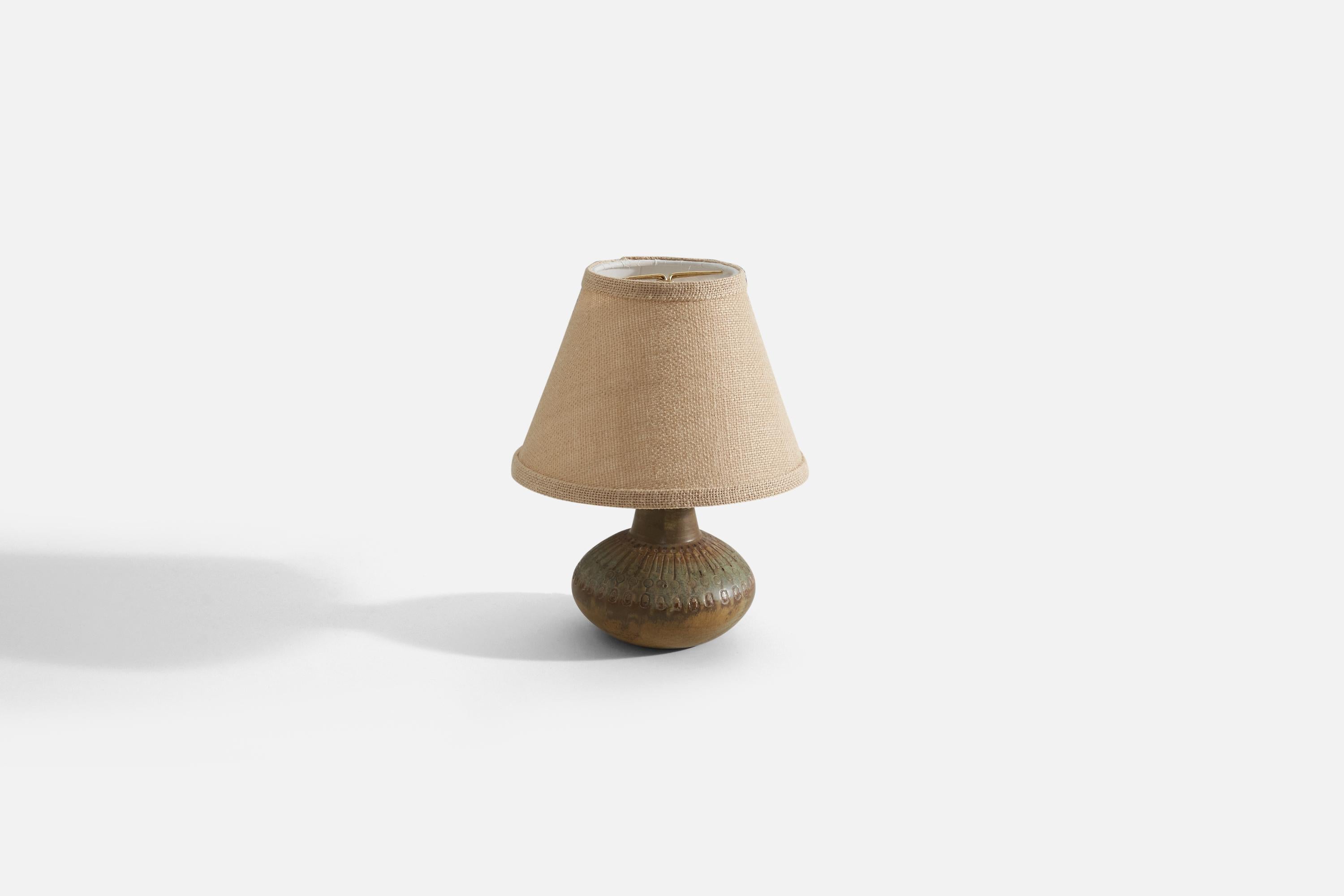 Mid-Century Modern Ulla Winbladh, Table Lamp, Glazed Incised Stoneware, Sweden, 1950s For Sale