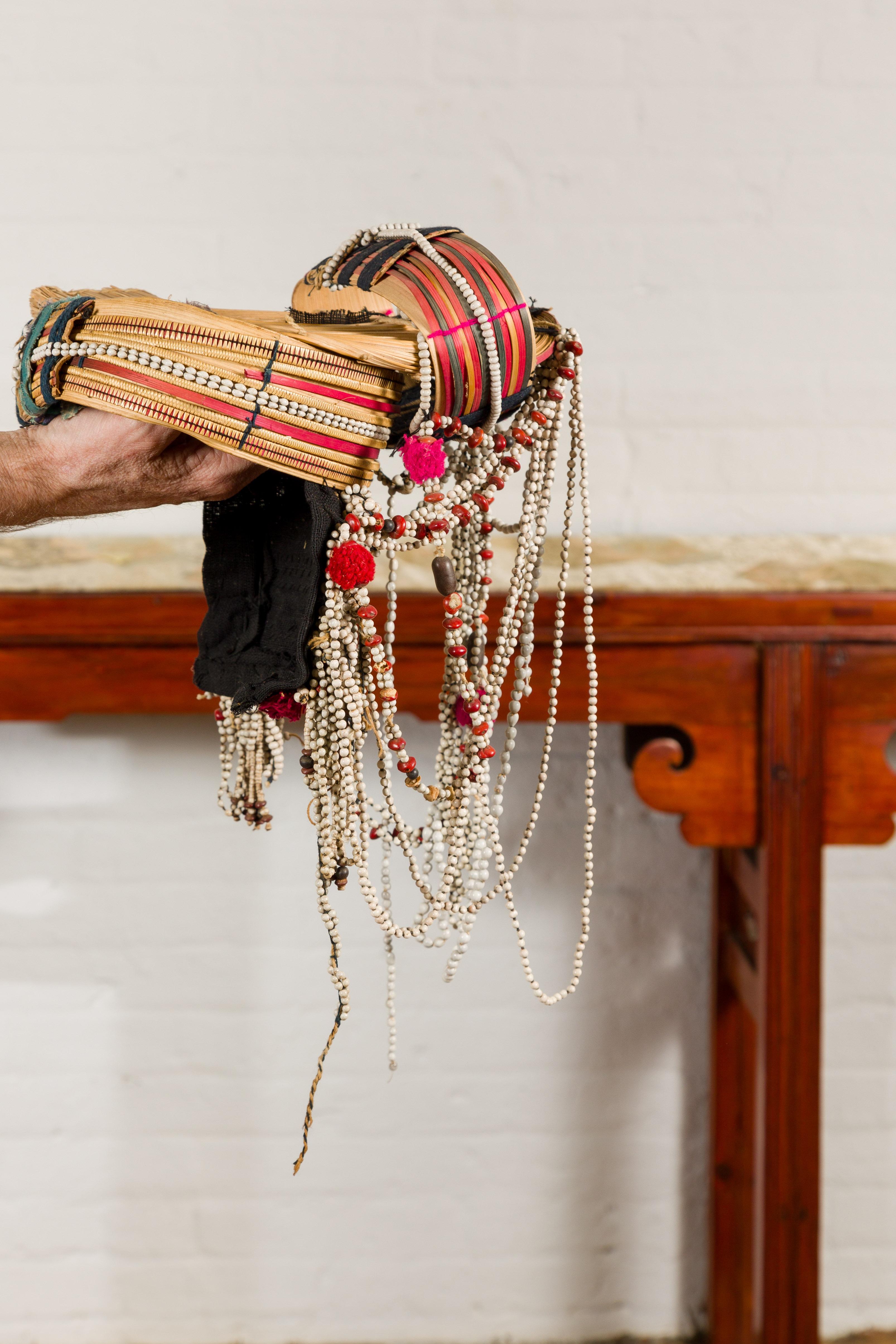 Ulo Stammeskunst Akha Frauenkopfschmuck mit Framework aus Bambus und Perlen im Zustand „Gut“ im Angebot in Yonkers, NY