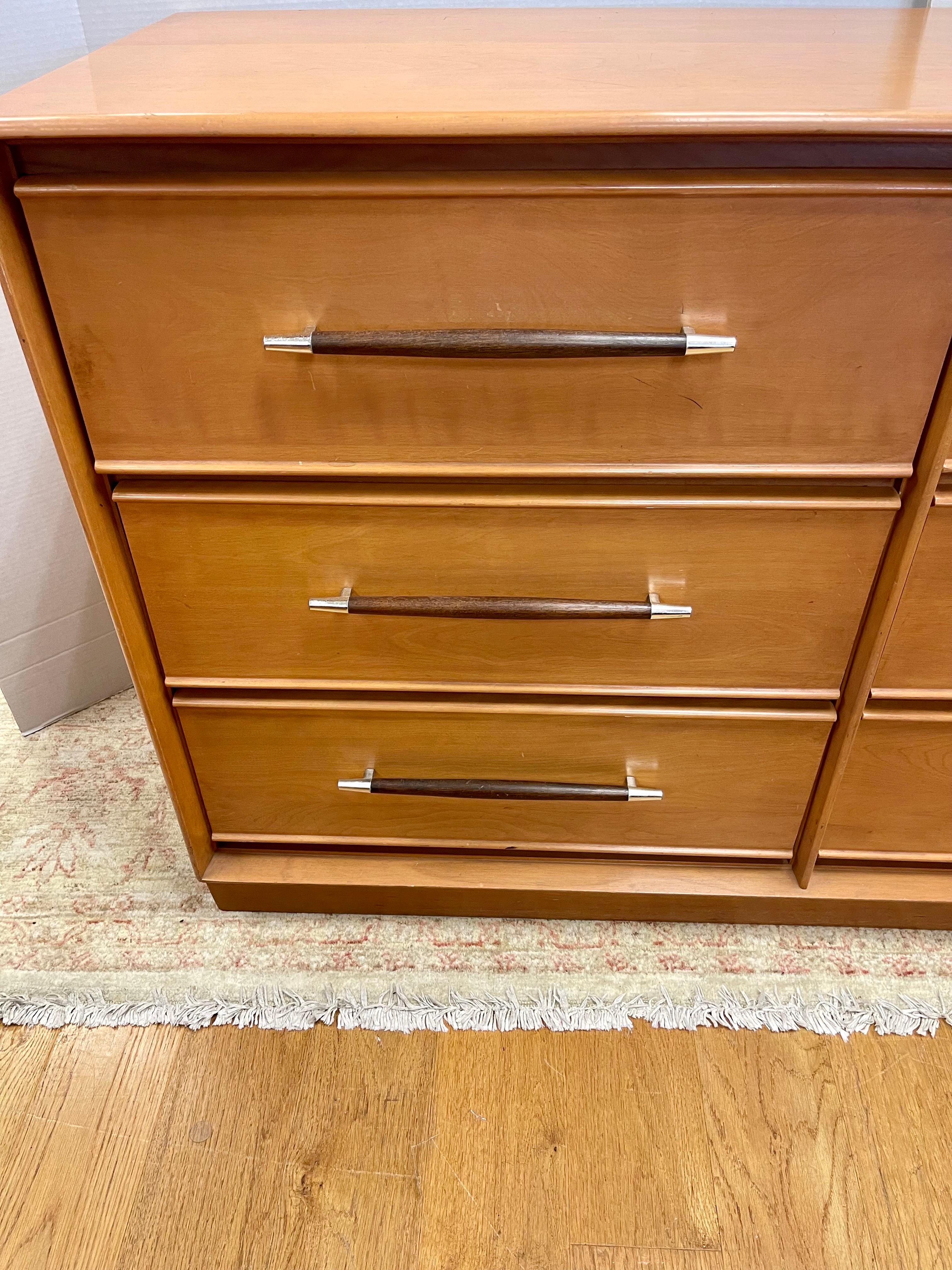 American Rare Heywood Wakefield Mid-Century Modern 9 Drawer Dresser Chest of Drawers