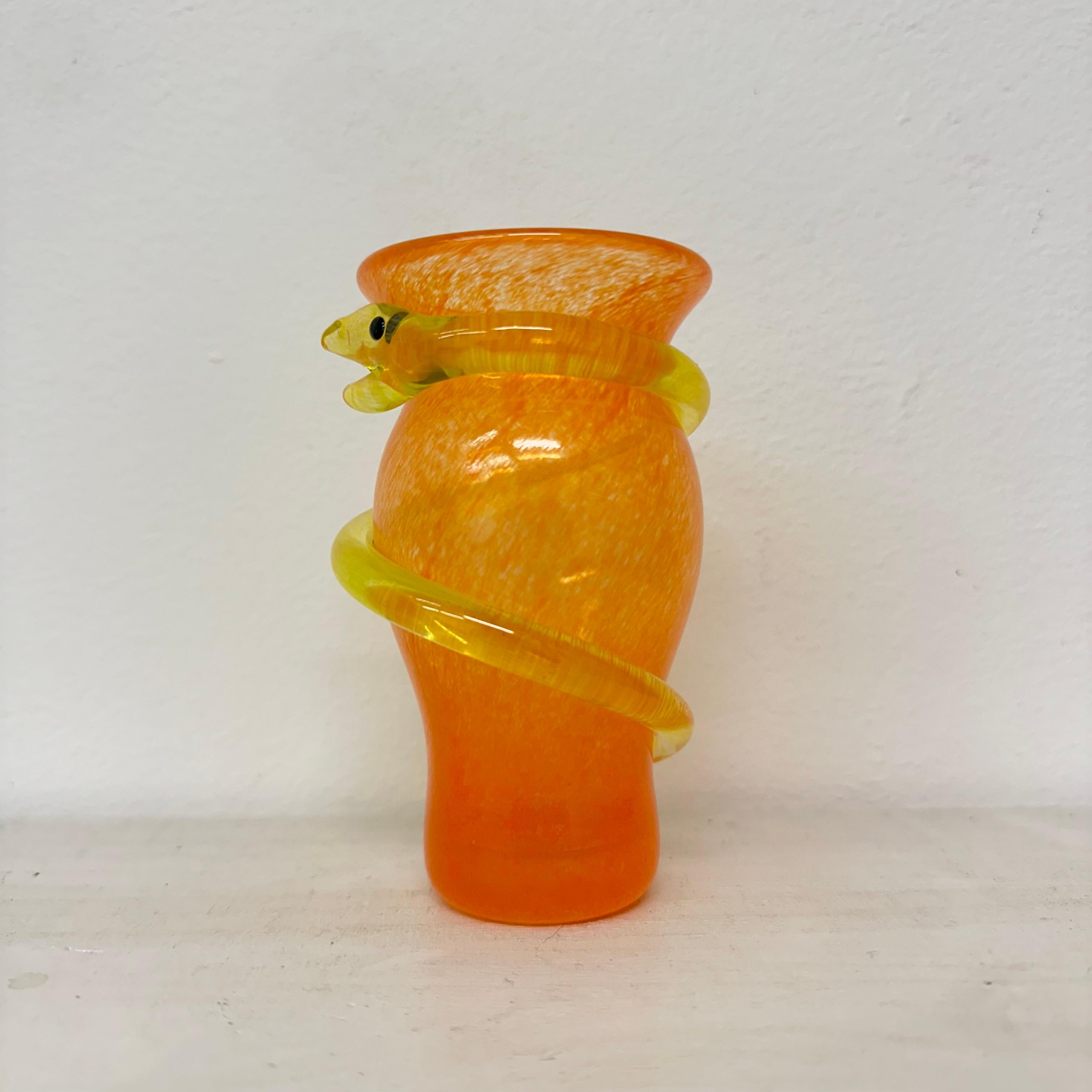 Ulrica Hydman für Kosta Boda Miniatur-Vase Schlange, 1980er Jahre Schweden im Angebot 9