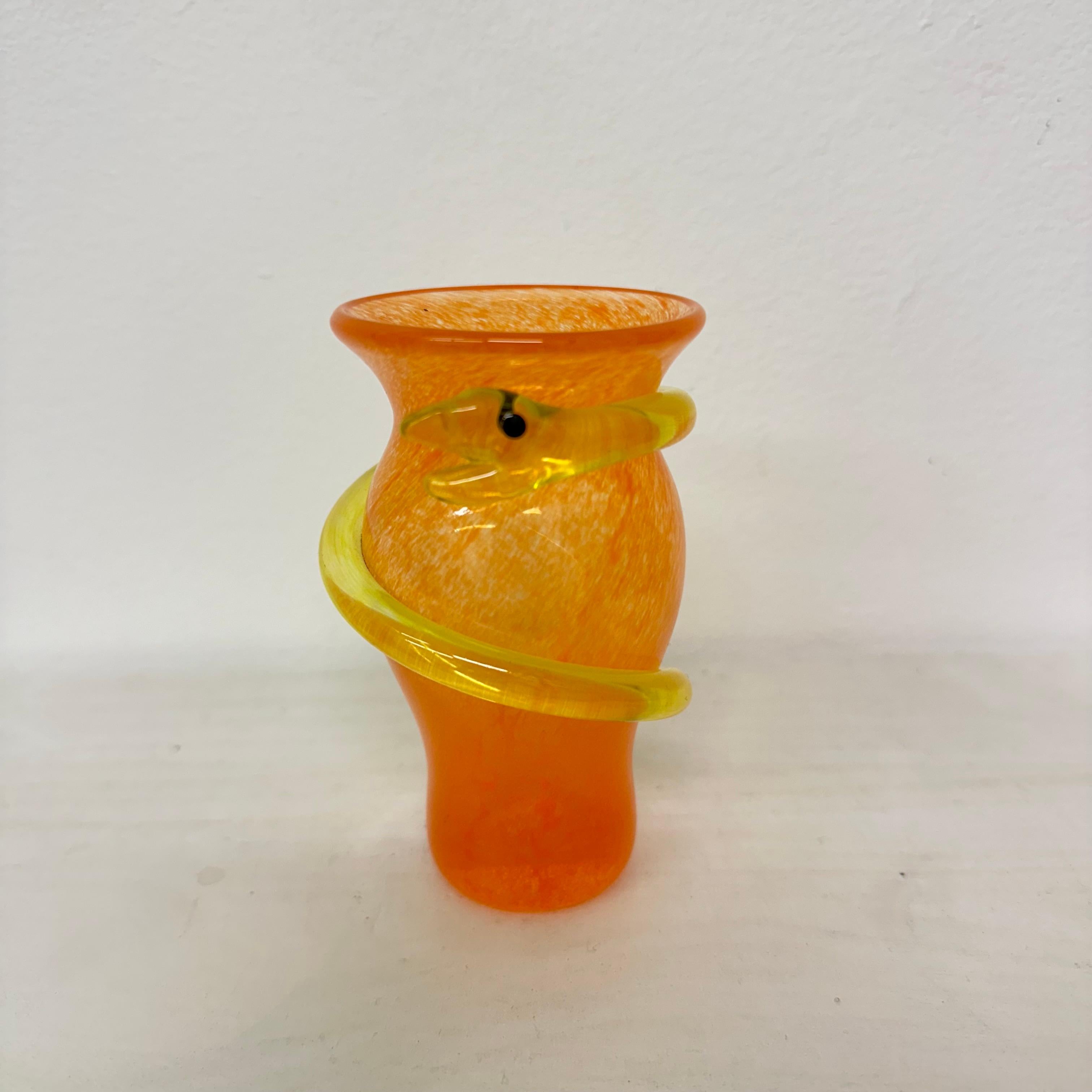 Ulrica Hydman für Kosta Boda Miniatur-Vase Schlange, 1980er Jahre Schweden (Schwedisch) im Angebot