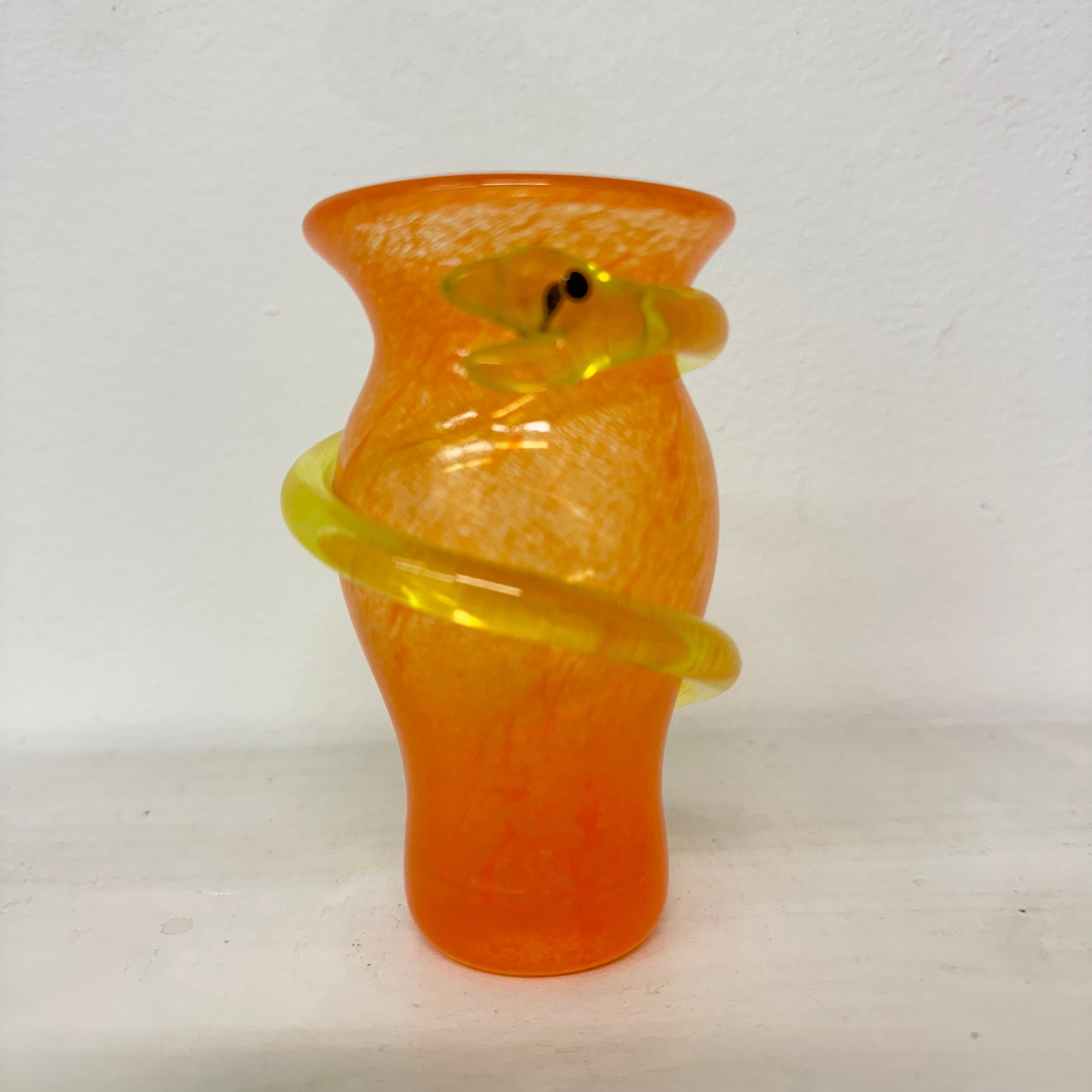 Ulrica Hydman für Kosta Boda Miniatur-Vase Schlange, 1980er Jahre Schweden im Angebot 2