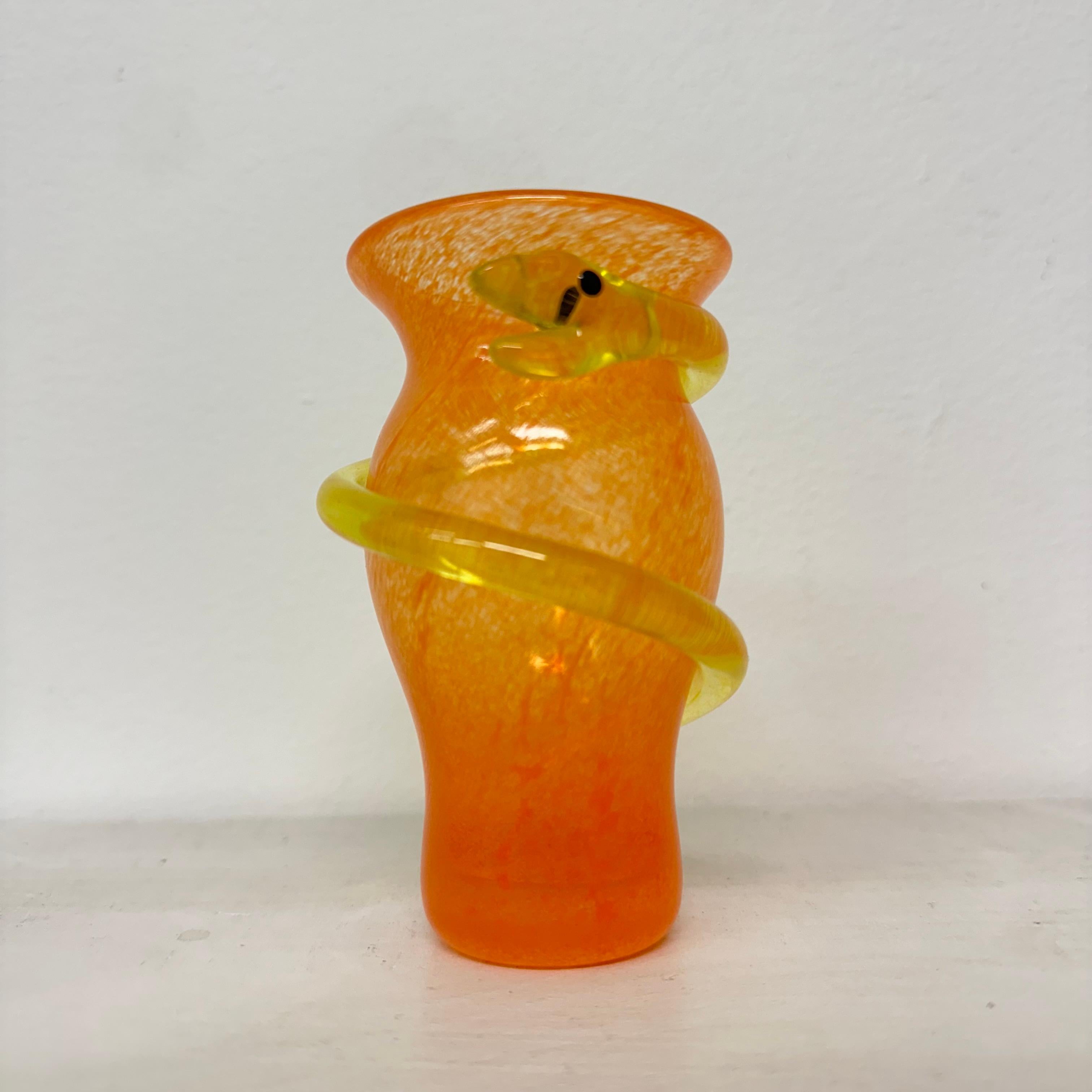 Ulrica Hydman für Kosta Boda Miniatur-Vase Schlange, 1980er Jahre Schweden im Angebot 3