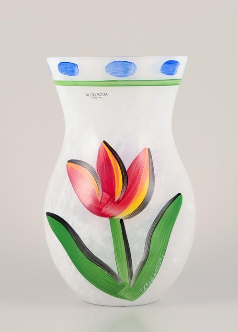Ulrica Hydman Vallien (1938-2018) für Kosta Boda. Vase „Tulip“ aus Kunstglas (Schwedisch) im Angebot