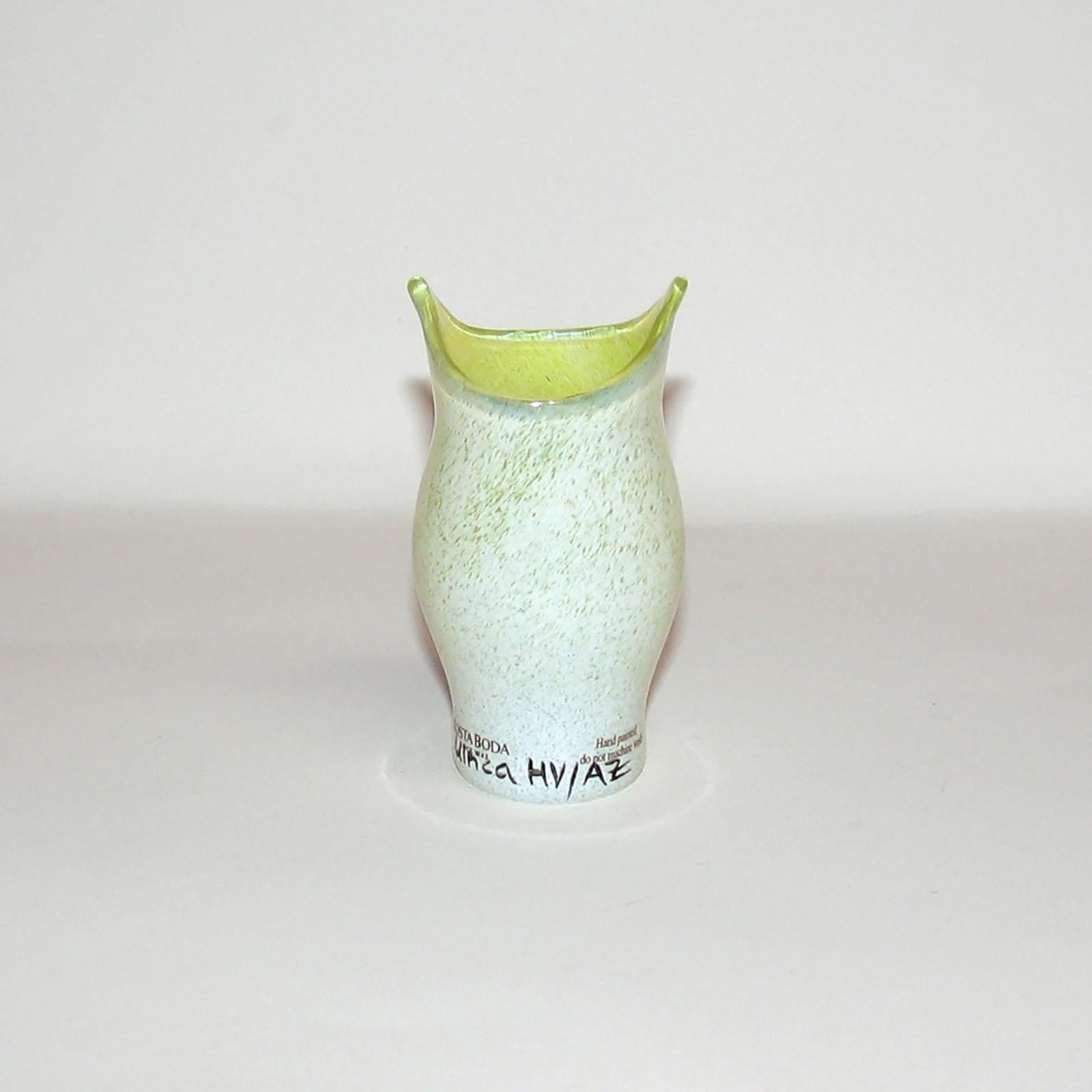 Ulrica Hydman Vallien für Kosta Boda, Schweden, Vase aus mundgeblasenem Kunstglas (Handbemalt) im Angebot