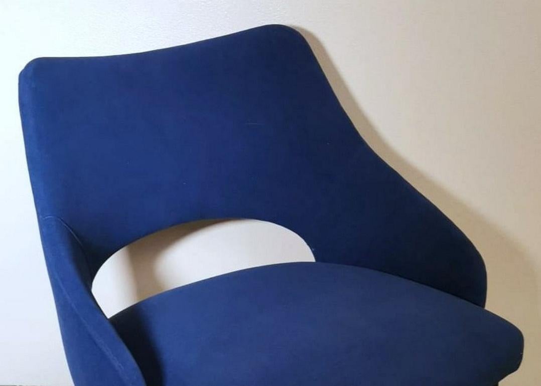 Ulrich Guglielmo Style Pair of Vintage Italian Blue Alcantara Armchairs For Sale 4