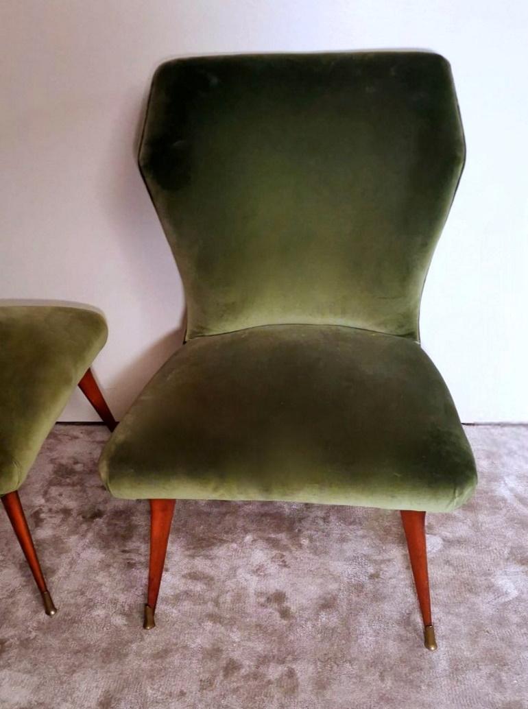 20ième siècle Paire de fauteuils italiens vintage de style Ulrich Guglielmo en velours de coton en vente