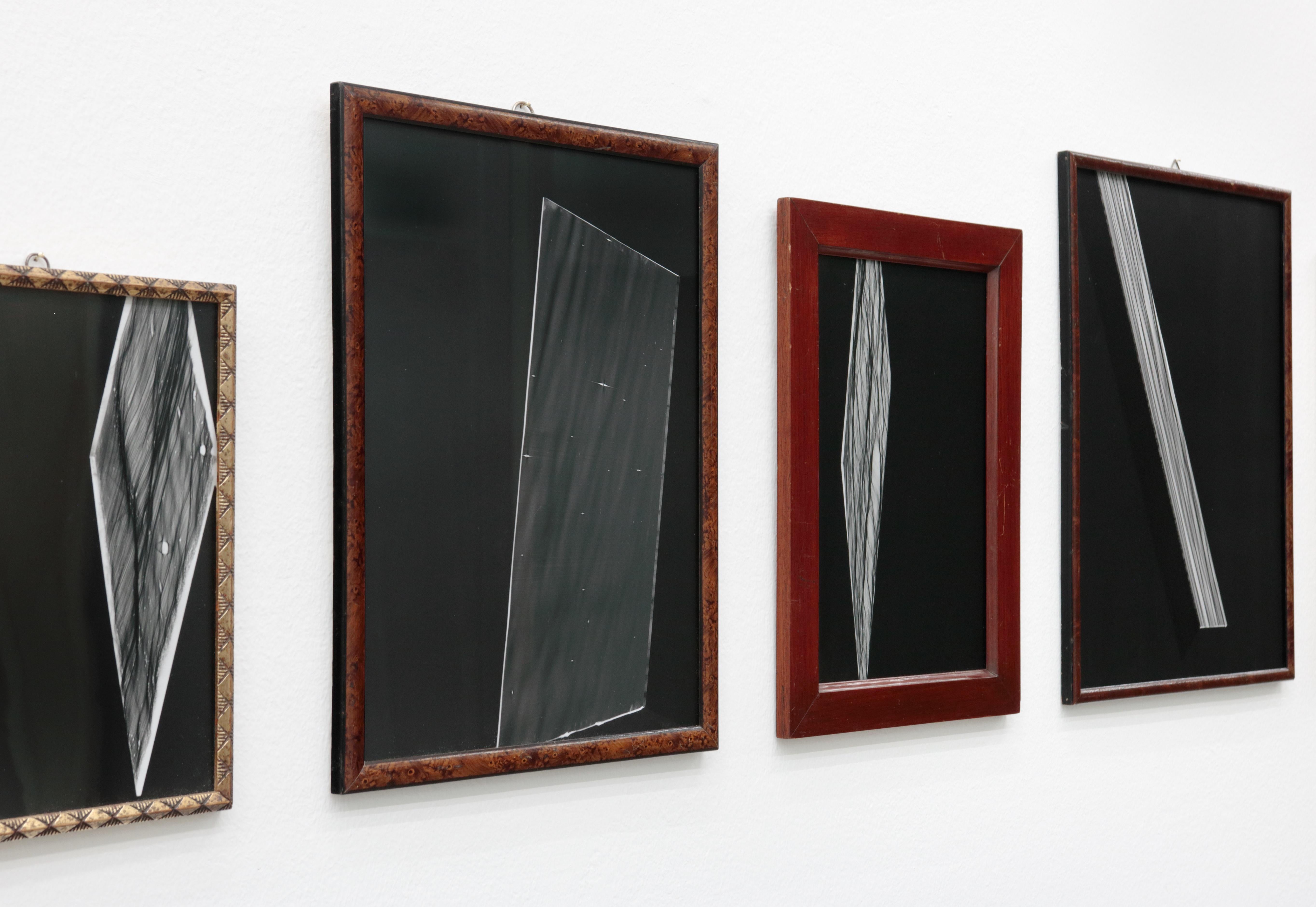 Glasschirme (Nr. 1) – Abstraktes Schwarz-Weiß-Fotogramm (Zeitgenössisch), Photograph, von Ulrike Königshofer