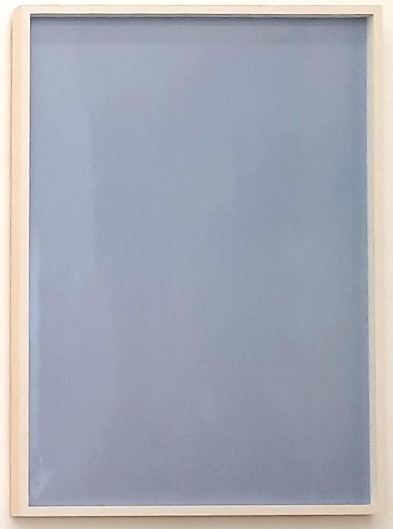 Ulrike Königshofer
Ombres sur papier, n° 2 - Photographie abstraite contemporaine en camaïeu de bleus 
100 x 70 cm
Edition 3/3+1 AP 
Tirage photo signé, non encadré
 
Dans ses œuvres, l'artiste Ulrike Königshofer s'intéresse souvent à