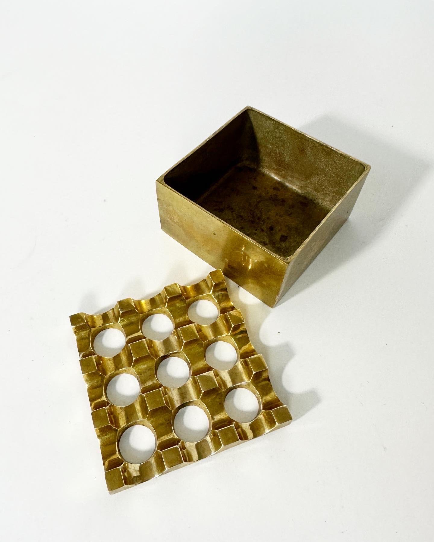 Ultima Ashtray Brass Holger Bäckström & Bo Ljungberg Sweden 1970s In Good Condition In Basel, BS