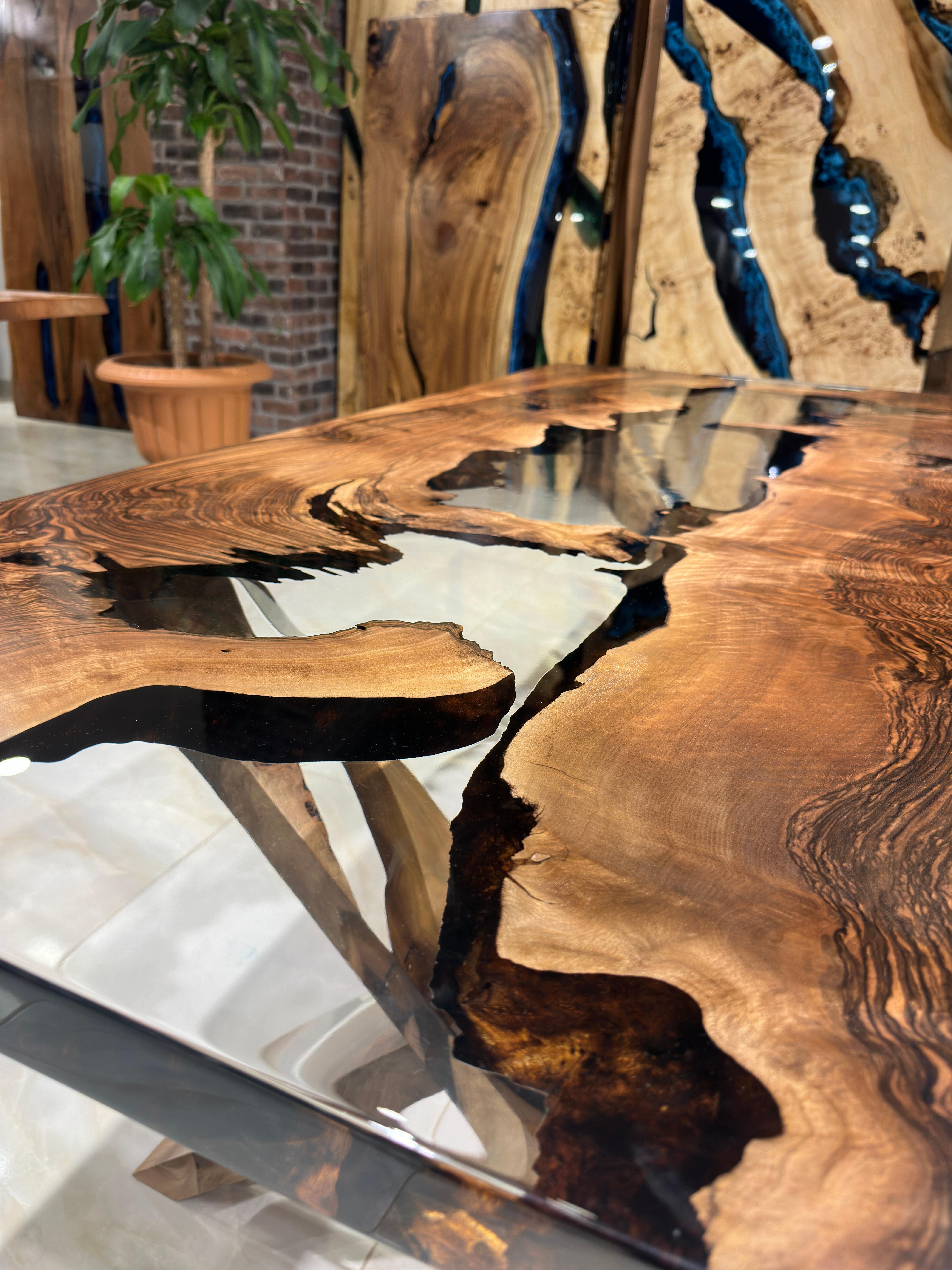 Ultra Clear Black Walnut Wood Epoxy Resin River Table - Massive Wood Table For Sale 1