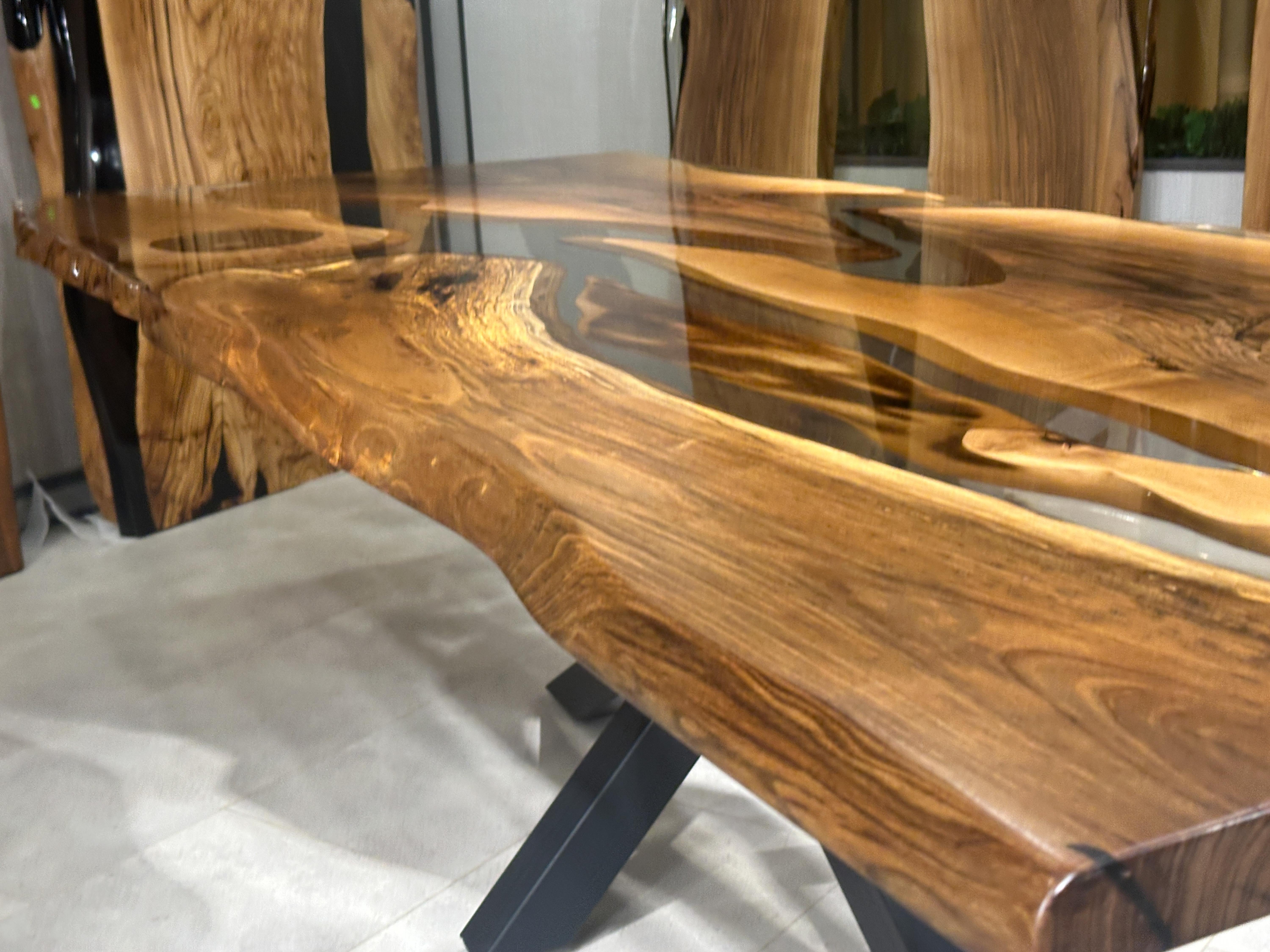 Ultra Clear Epoxy Resin River Dining Table In New Condition For Sale In İnegöl, TR