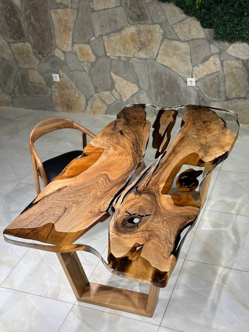 XXIe siècle et contemporain Table de salle à manger en résine époxy Ultra Clear Resin Live Edge Walnut Wood en vente