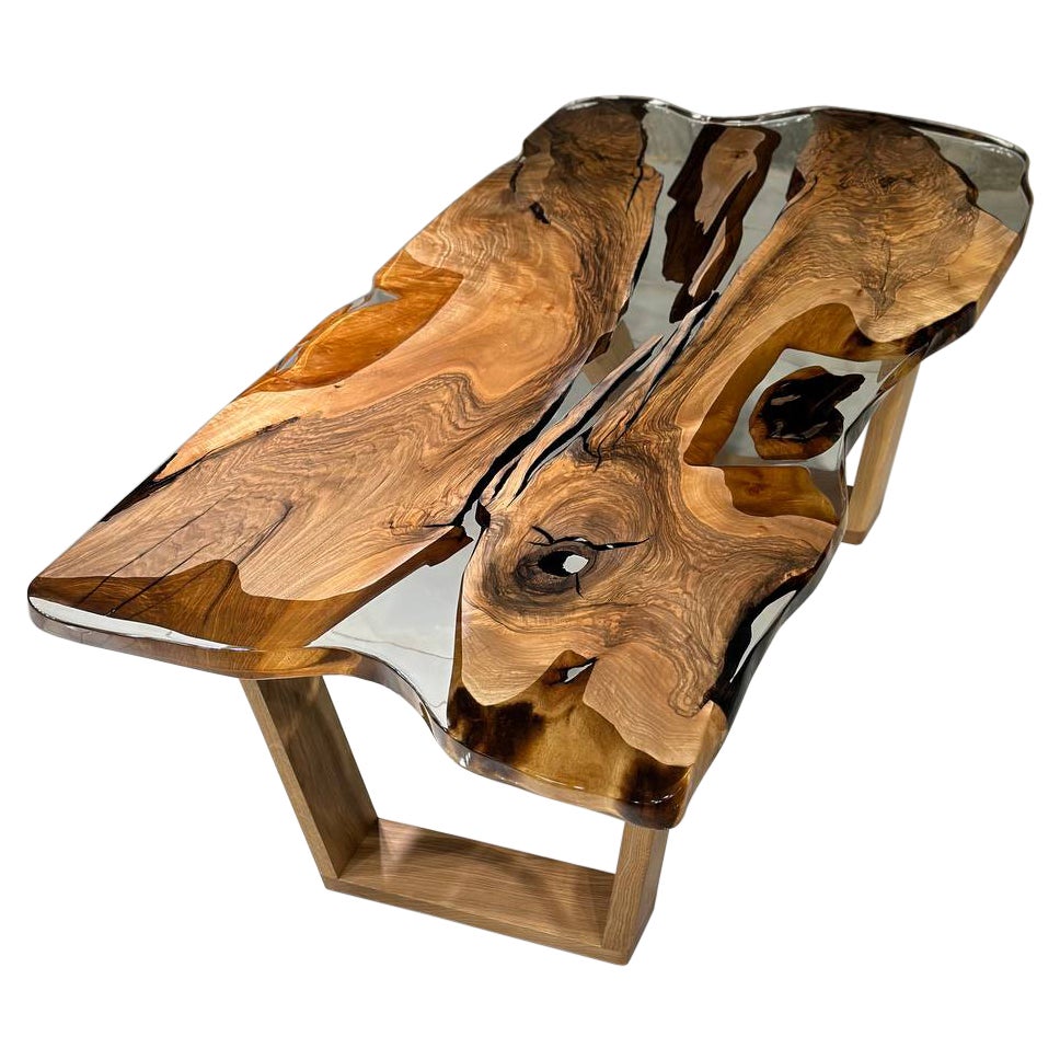 Mesa de Comedor de Resina Ultra Transparente con Borde Vivo de Madera de Nogal Epoxi
