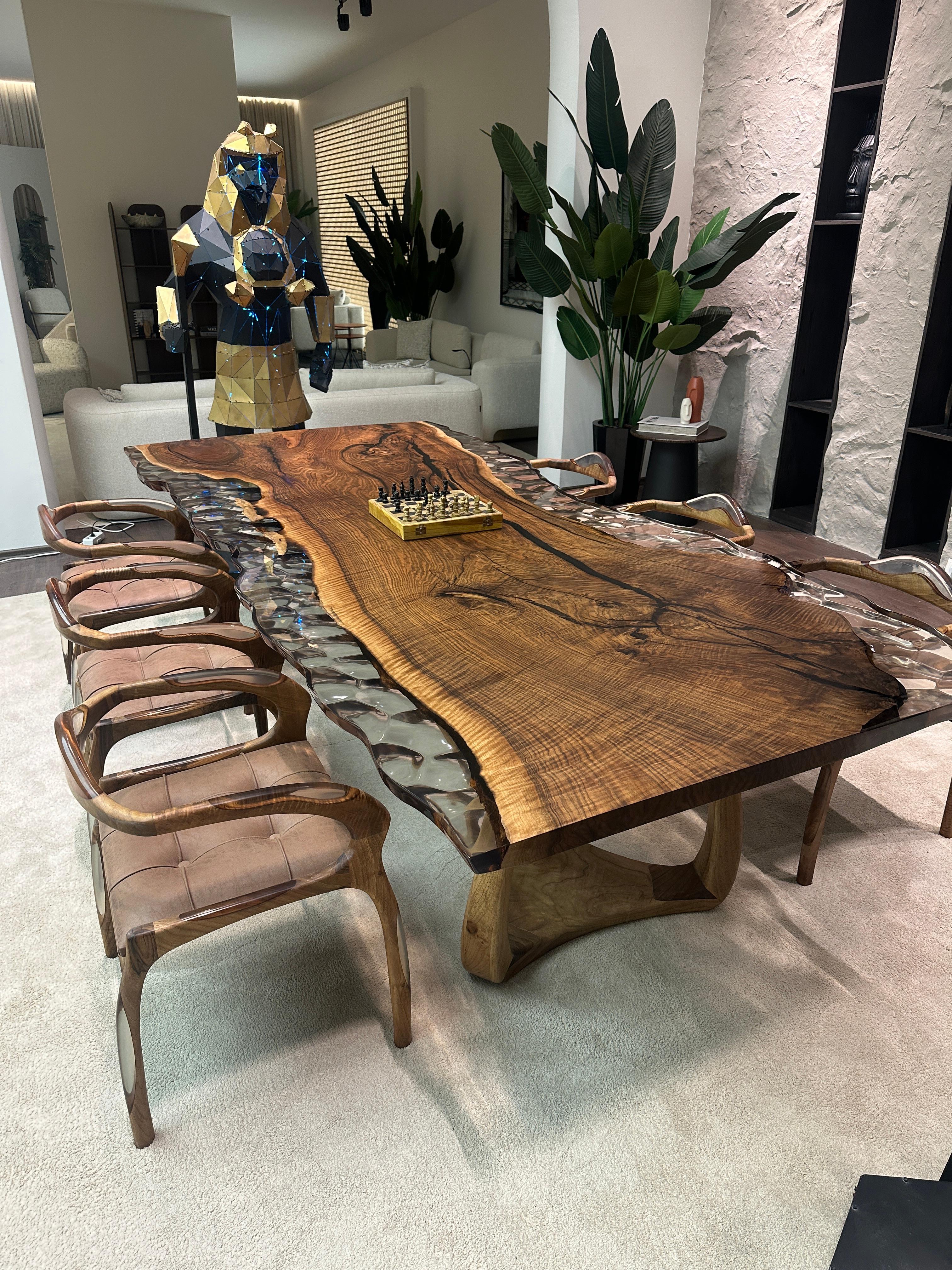 Table de salle à manger en résine époxy ultra claire et ondulée - Table en résine époxy et bois en vente 4