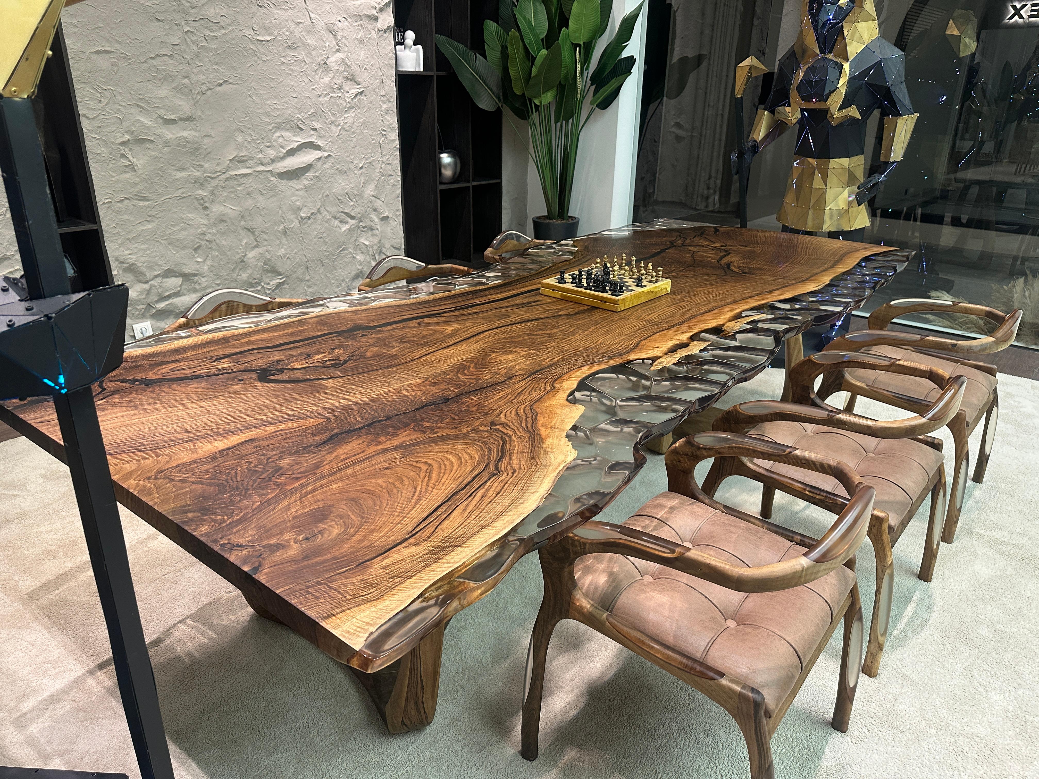 Turc Table de salle à manger en résine époxy ultra claire et ondulée - Table en résine époxy et bois en vente