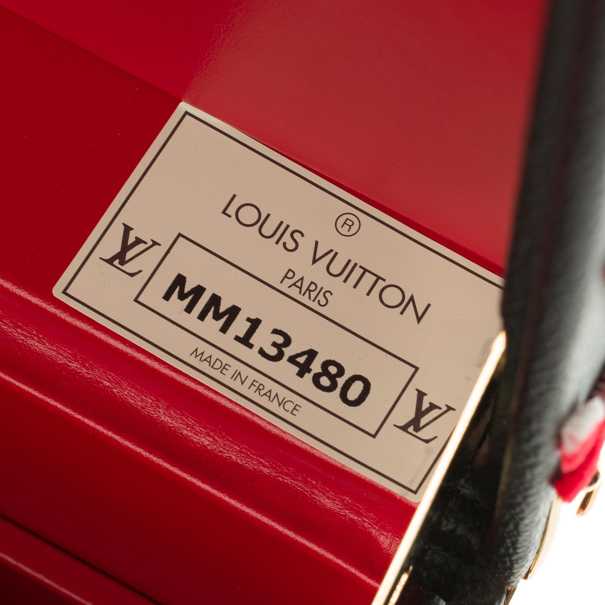 Ultra limited/Few pieces in the world/Louis Vuitton Vanity Case in red Tufa 2