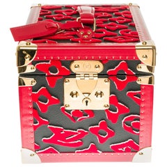 Ultra limited/Few pieces in the world/Louis Vuitton Vanity Case in red Tufa