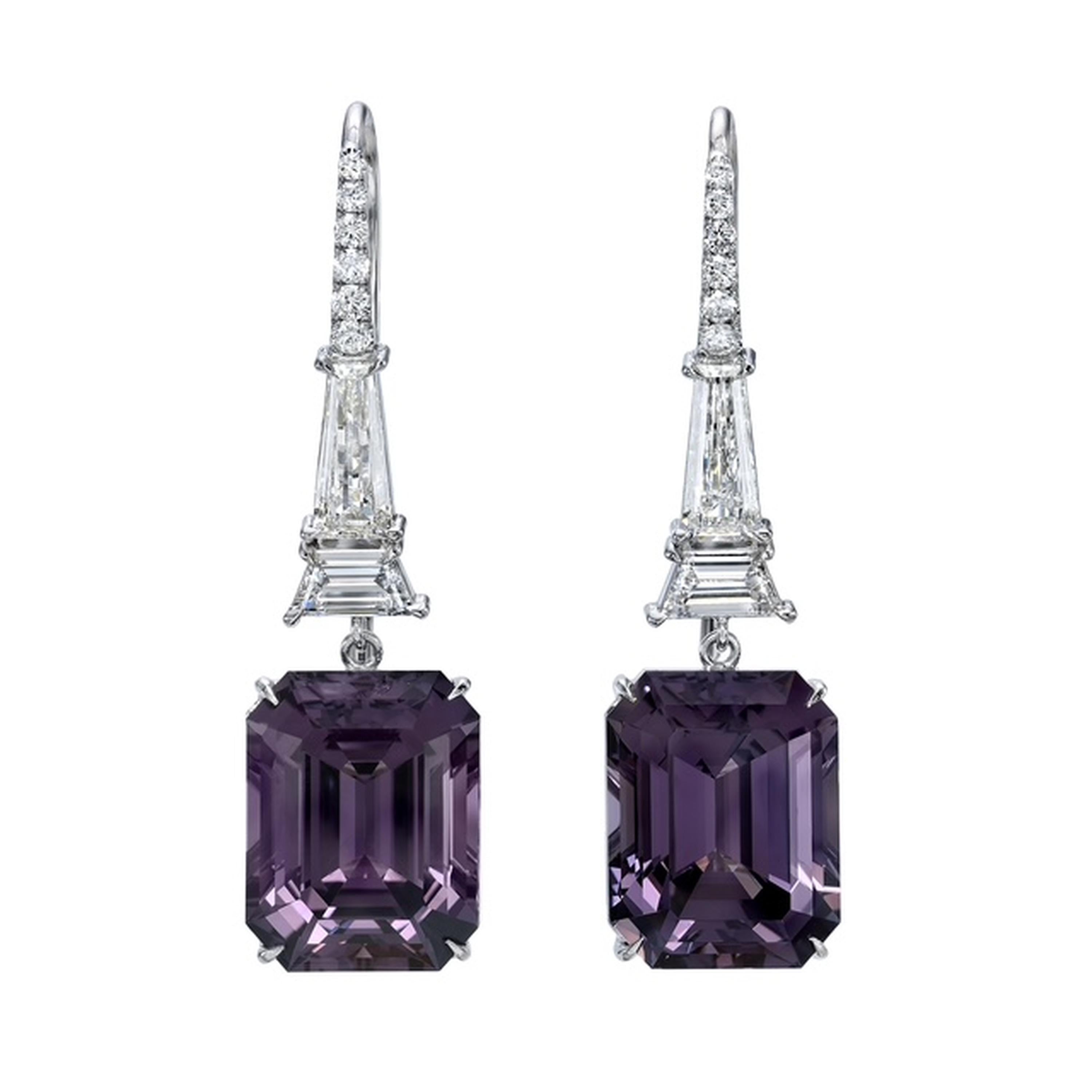 Taille émeraude Boucles d'oreilles ultra rares de 13,12 carats en spinelle gris-violet taillé en émeraude avec diamants en vente