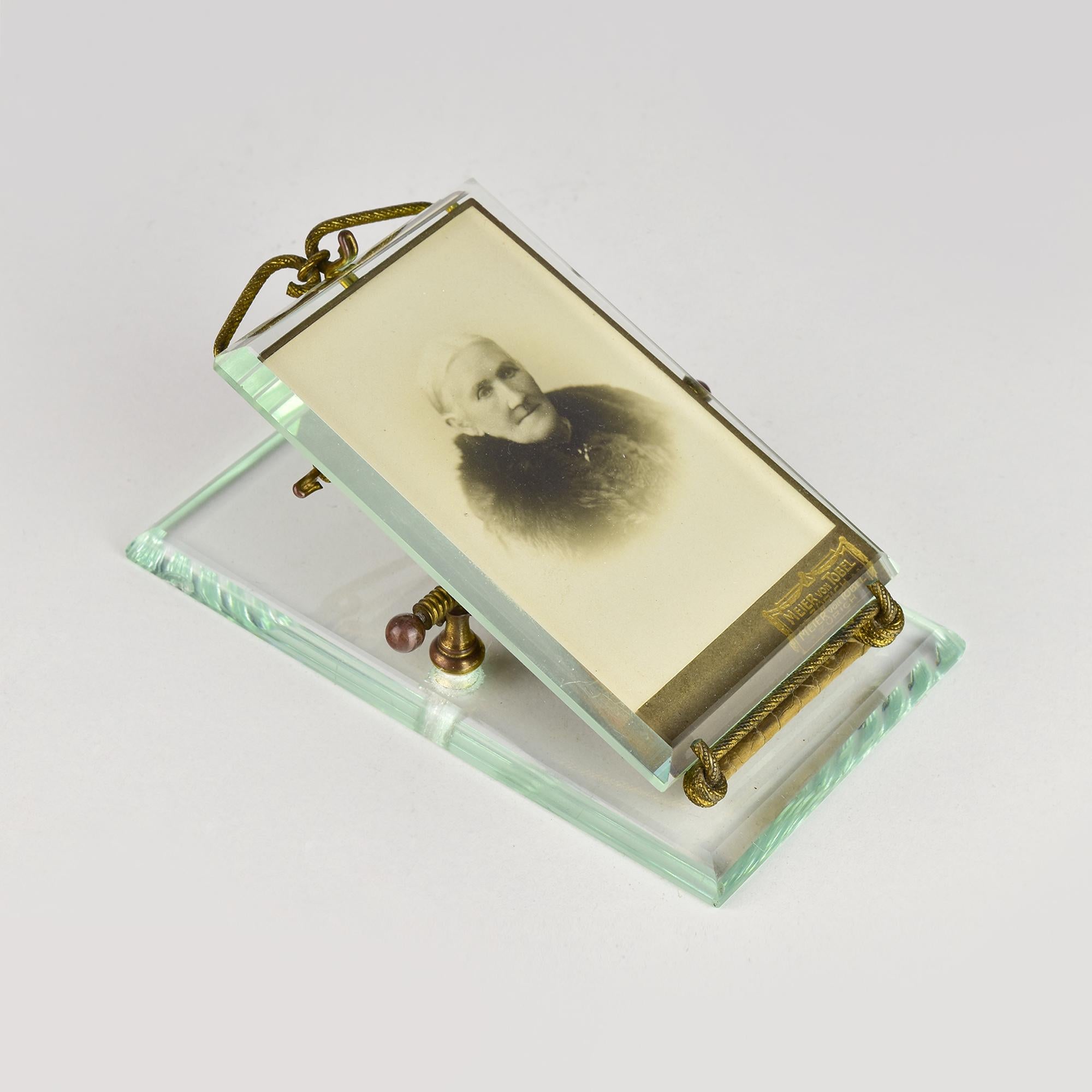 Early 20th Century Ultra-Rare 1900 Picture Frame Clip Paperweight - Antique Glass Decor For Sale