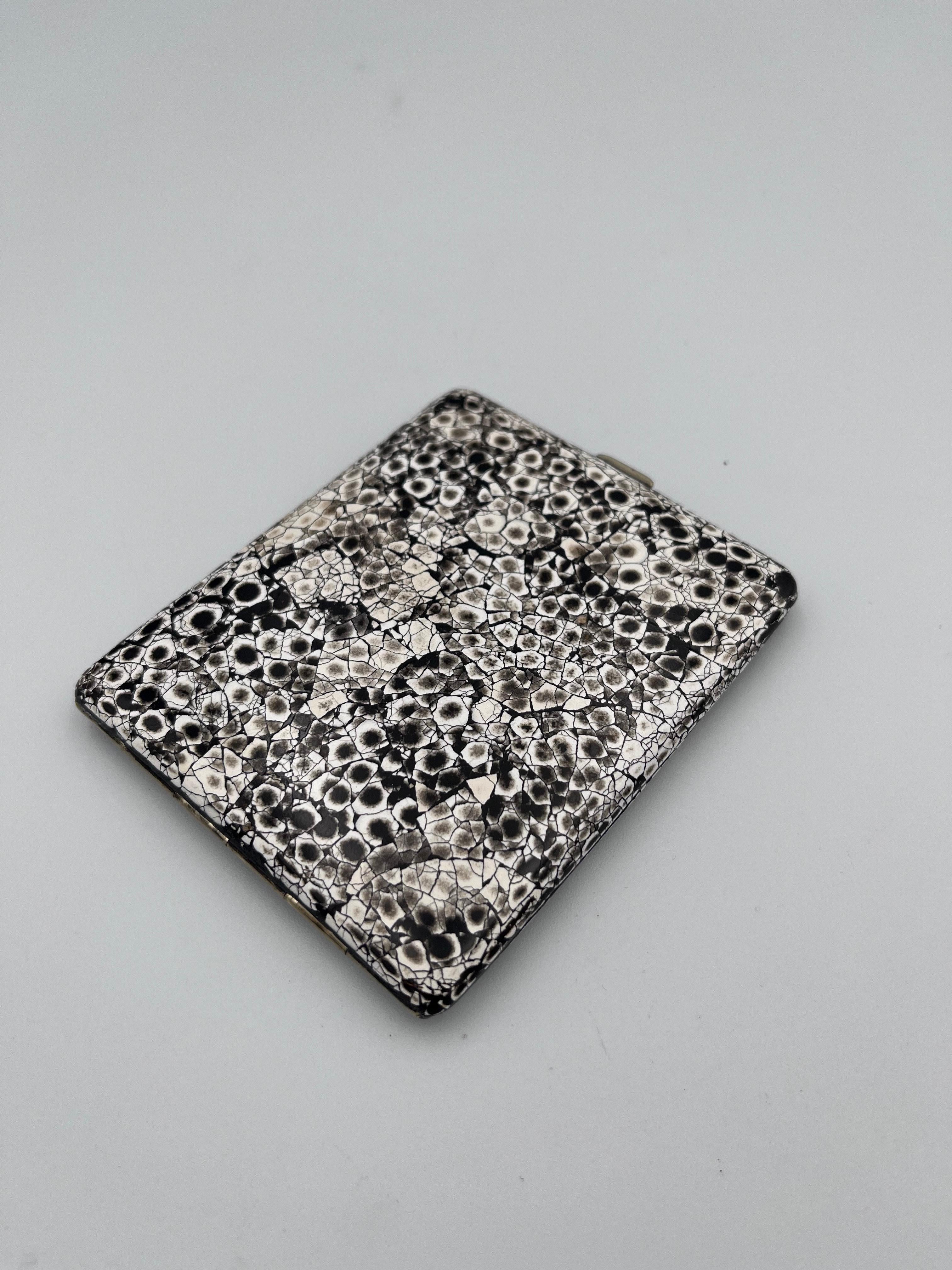 Rarísima pitillera Art Decó de 1930 con esmalte negro e incrustaciones de plata Metal en venta