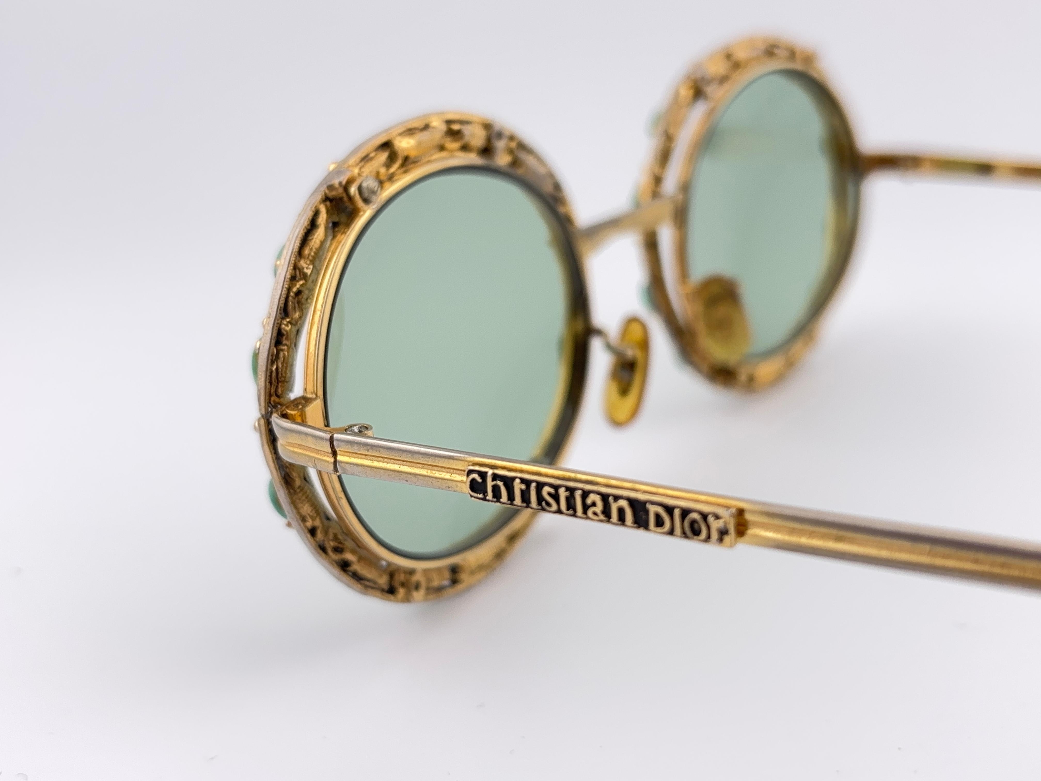 Ultra Rare 1960 Christian Dior Tura Jewelled Green Gems Frame Archive Sunglasses Pour femmes en vente