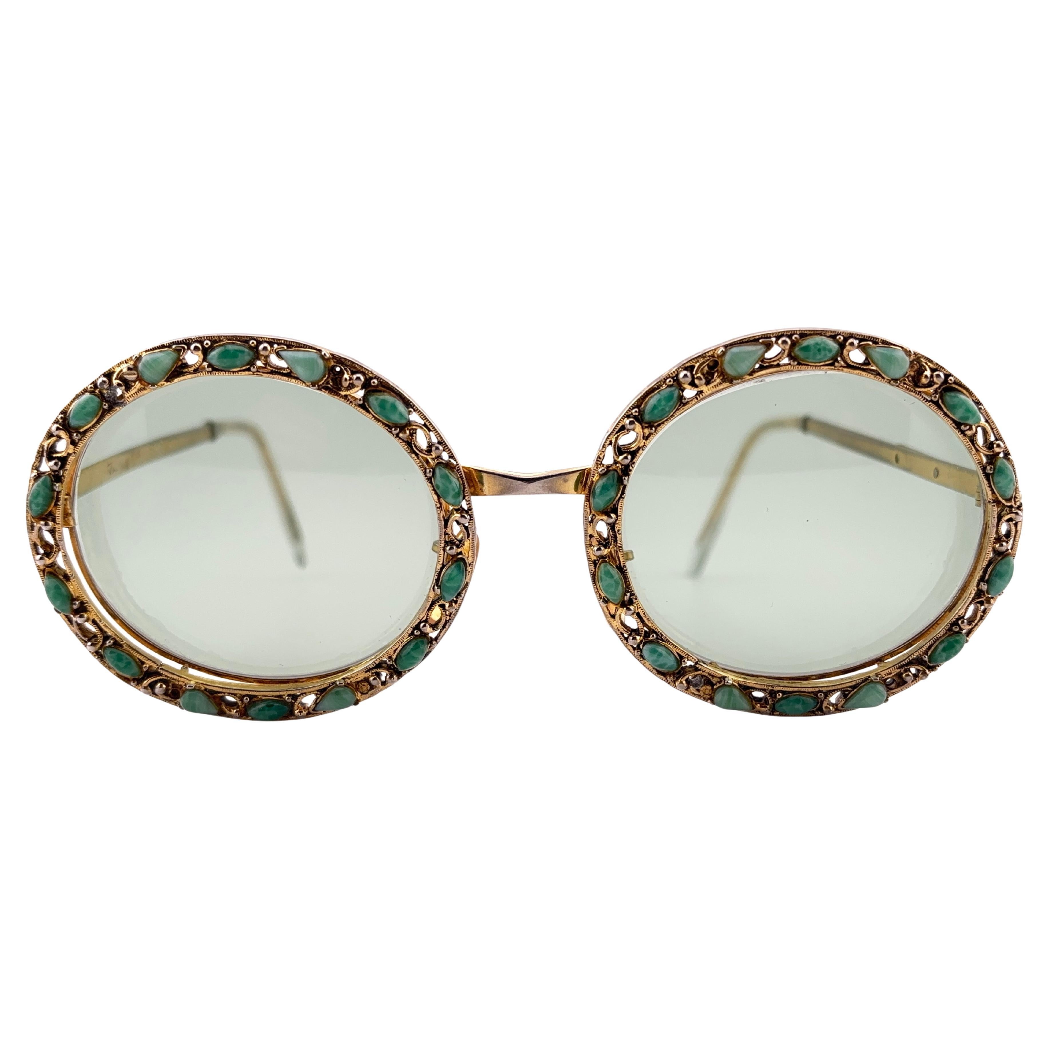 Gafas de sol de archivo ultra raras Christian Dior Tura con montura de piedras preciosas verdes de 1960