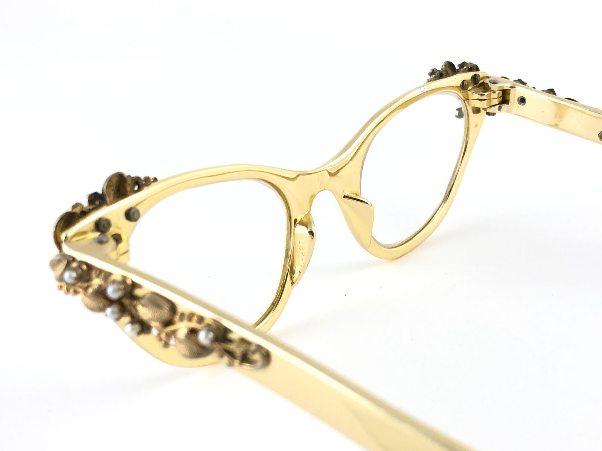 Women's Ultra Rare 1960 Tura Cat Eye Gold After Five Accented Frame  Sunglasses For Sale