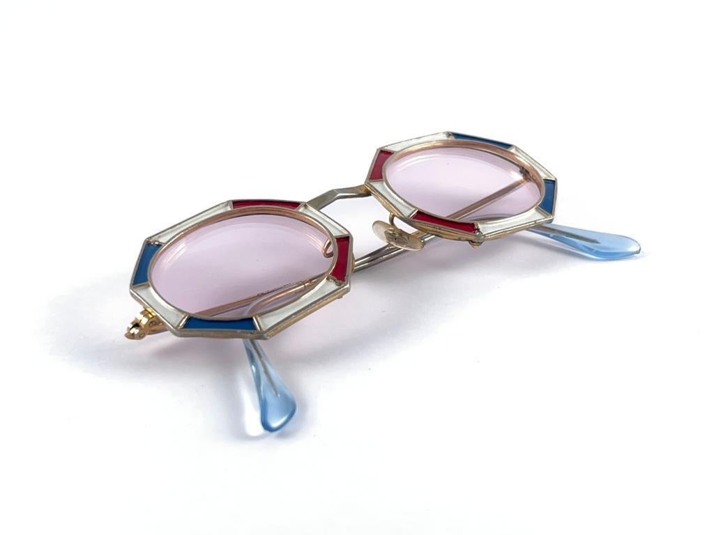 Lunettes de soleil d'archives Dior Tura Octogon 104 à monture rouge, blanche et bleue, ultra rare, 1960 en vente 4