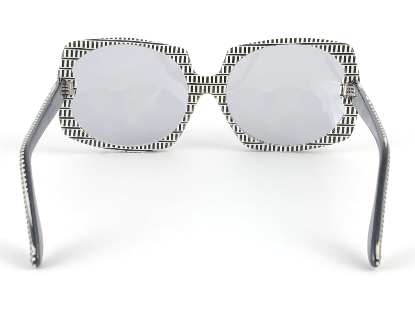 Ultra Rare 1960'S Christian Dior Pre Optyl Print Archive Dior Sunglasses Austria For Sale 4