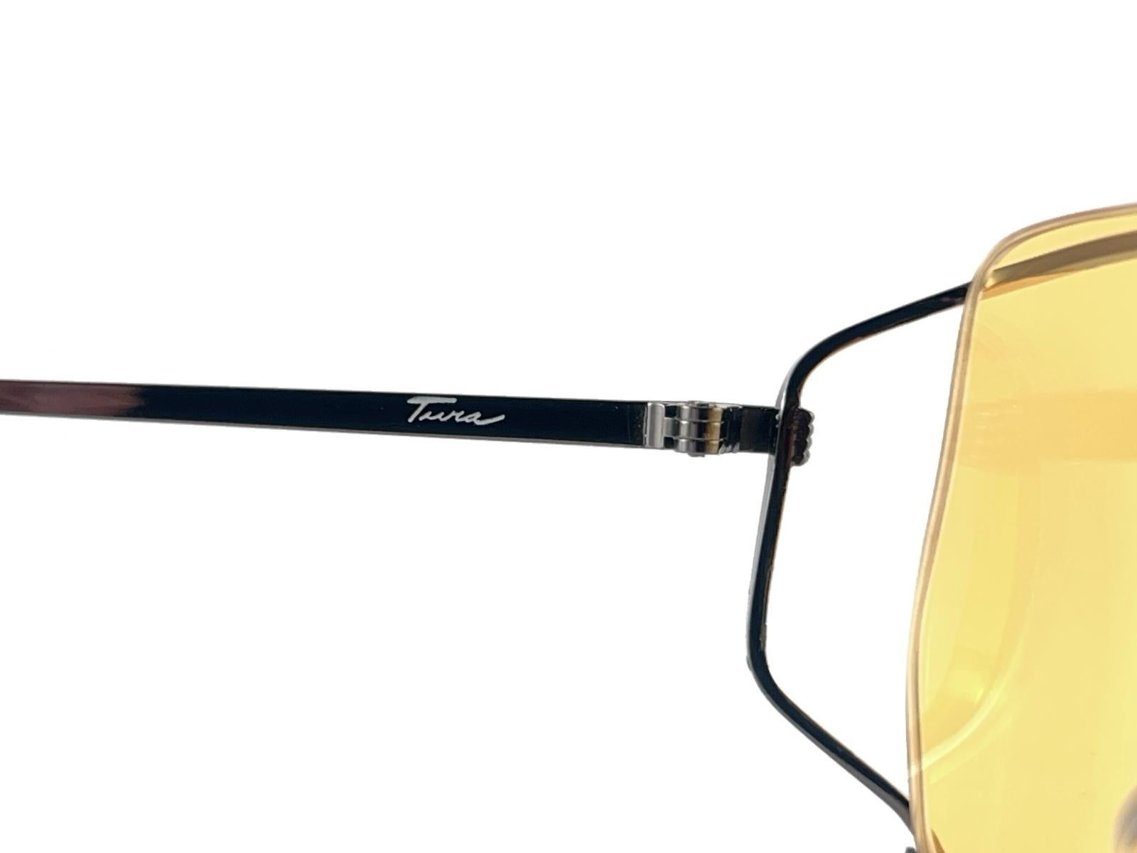 Ultra Rare 1970er Tura 425 übergroße Sonnenbrille in Übergröße aus Dunkelsilber und Gold mit gelben Linsen im Angebot 6