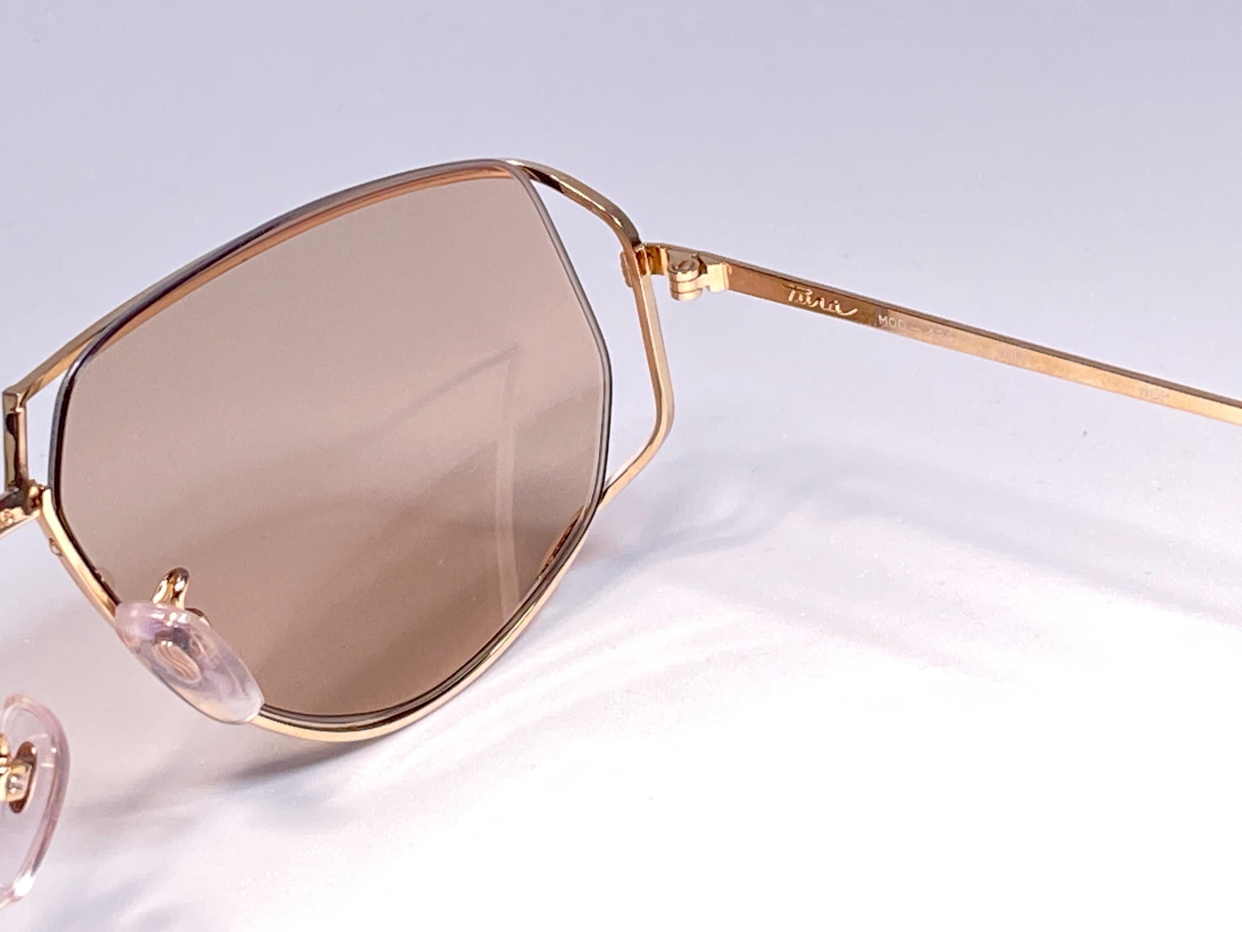 Brown Ultra Rare 1970's Tura 425 Oversized Gold & White Light Lenses Sunglasses For Sale