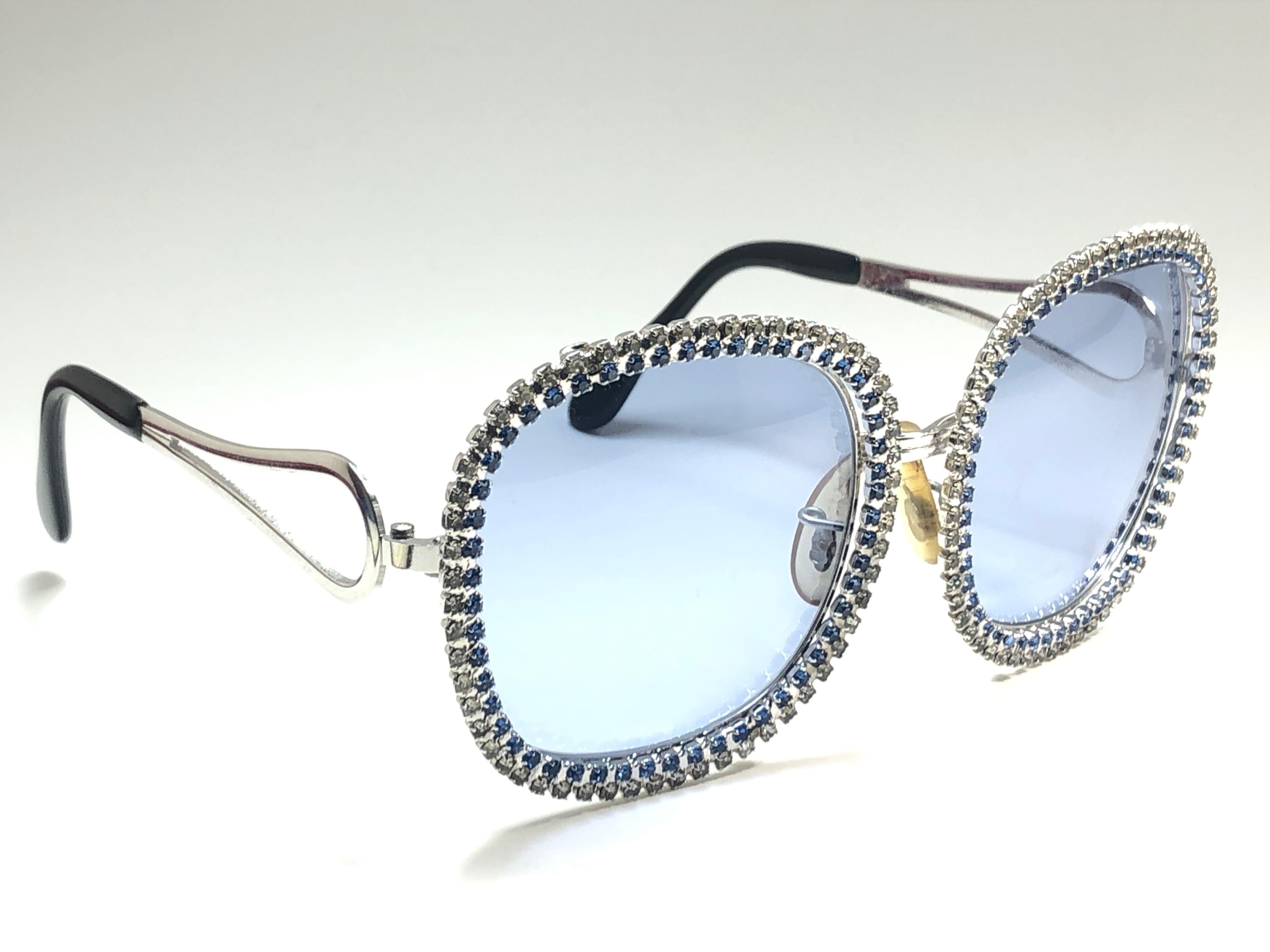 Ultra Rare 1970's Tura Bejewel Oversized Blue Light Lenses Sunglasses en vente 5