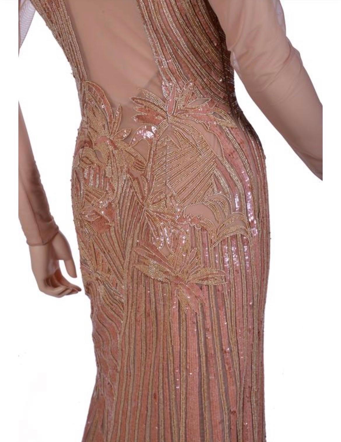 Ultra-Rare 2012 Versace Voll Perlenbesetztes Blush Mesh Kleid aus Mesh im Angebot 1