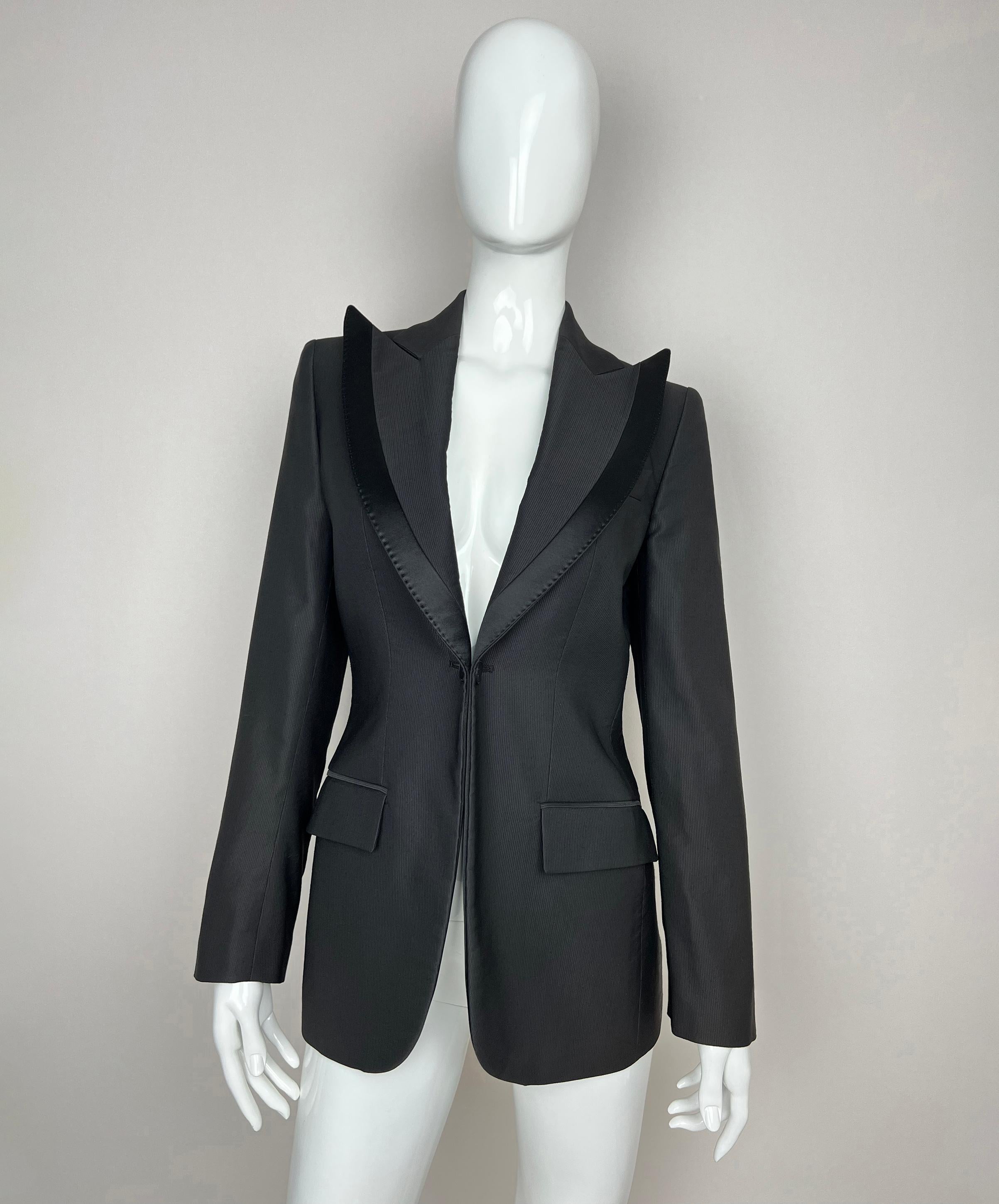 Ultra Rare F/W 2001 Alexander McQueen blazer à revers défilé What a Merry-Go-Round en vente 11