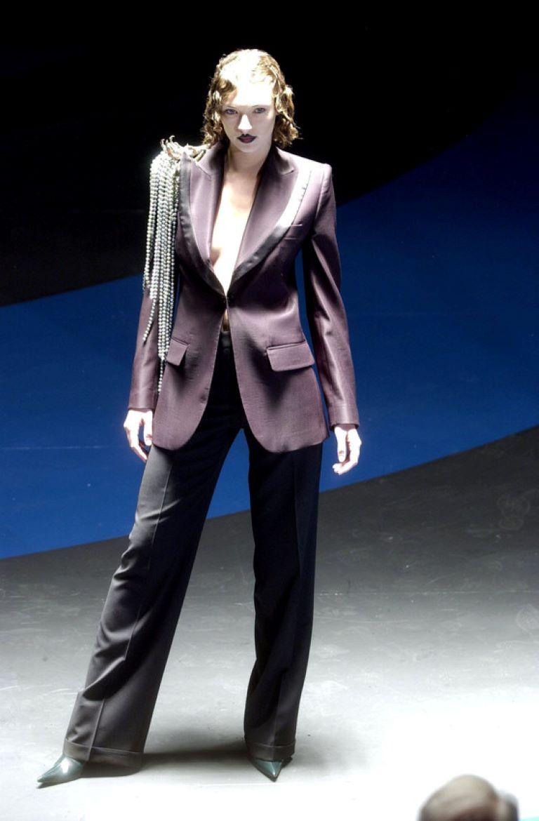 Noir Ultra Rare F/W 2001 Alexander McQueen blazer à revers défilé What a Merry-Go-Round en vente