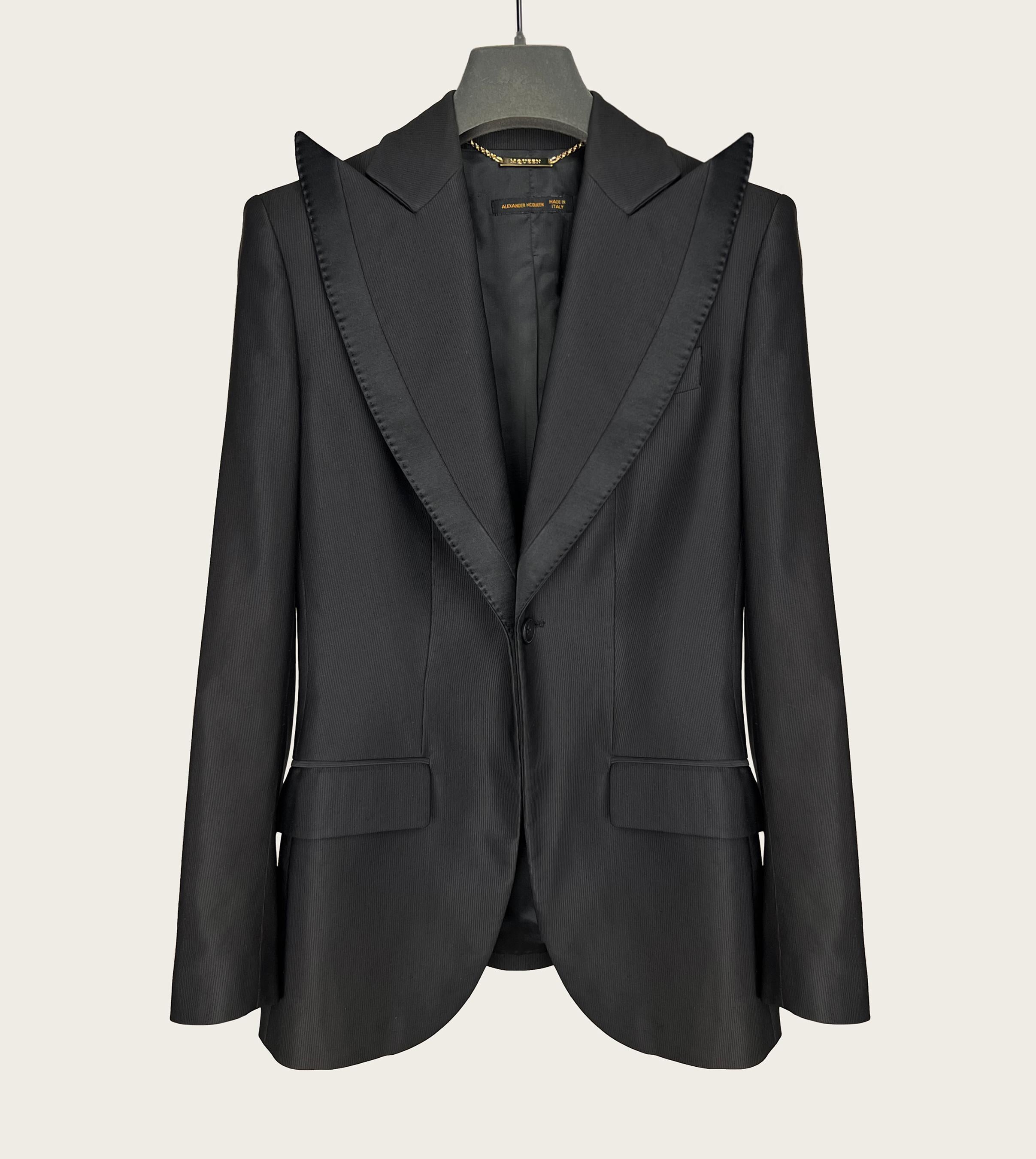 Ultra Rare F/W 2001 Alexander McQueen blazer à revers défilé What a Merry-Go-Round Pour femmes en vente