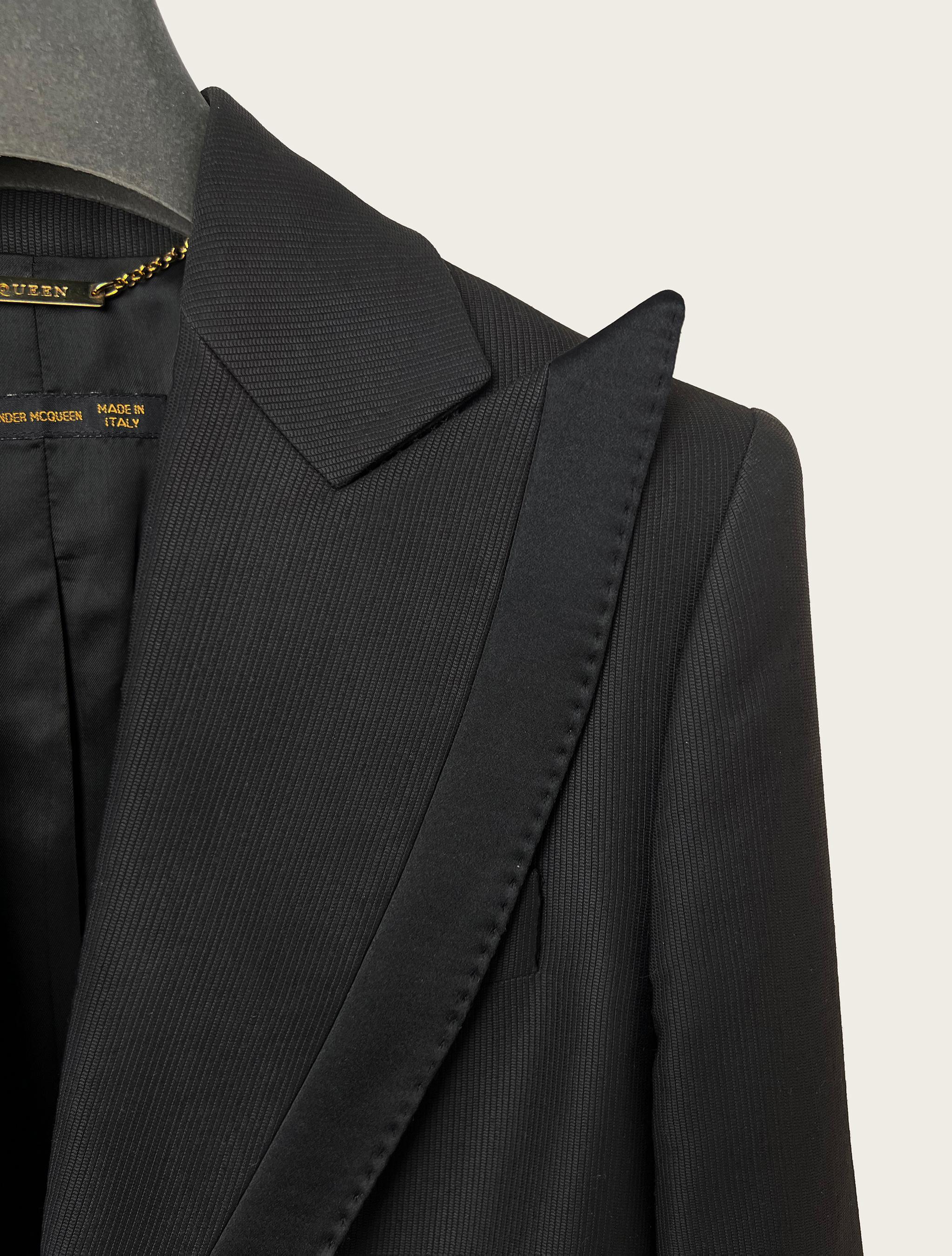 Ultra Rare F/W 2001 Alexander McQueen blazer à revers défilé What a Merry-Go-Round en vente 5