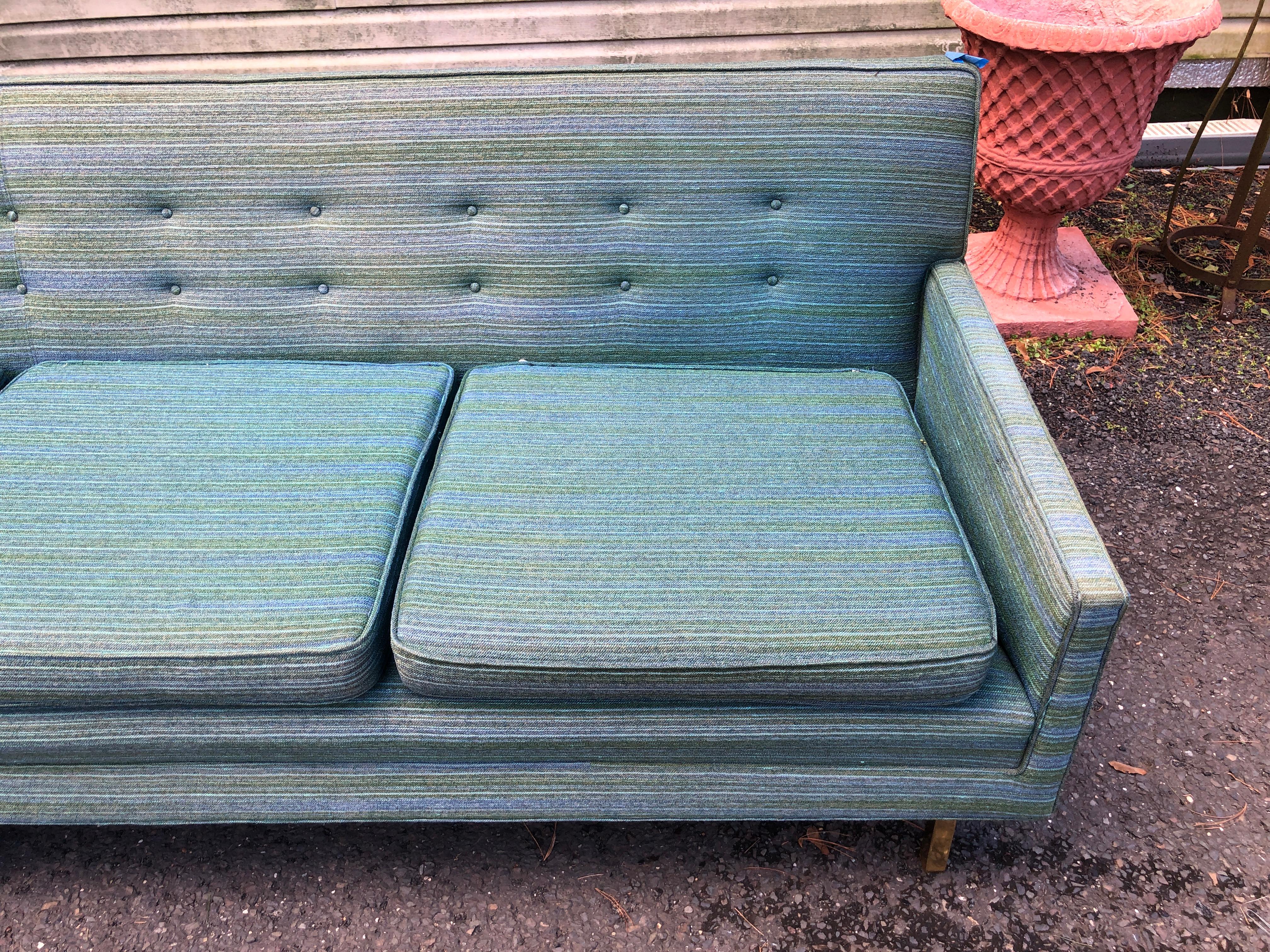 Ultra Rare Milo Baughman James Inc. 4sitzer-Sofa mit Messingbeinen, Mid-Century Modern (amerikanisch) im Angebot