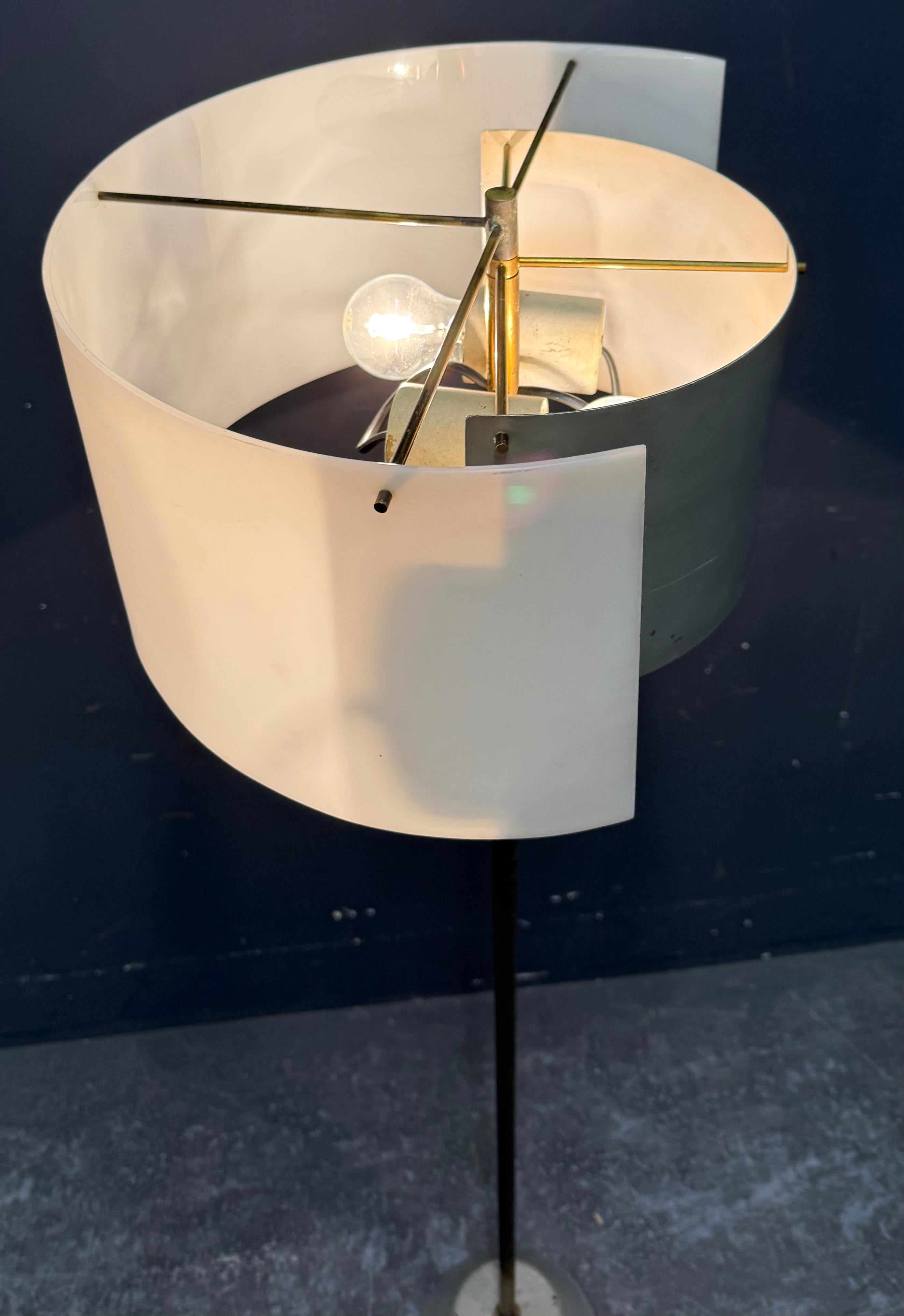 ultra rare no.1056 floor lamp by gino sarfatti for arteluce For Sale 2
