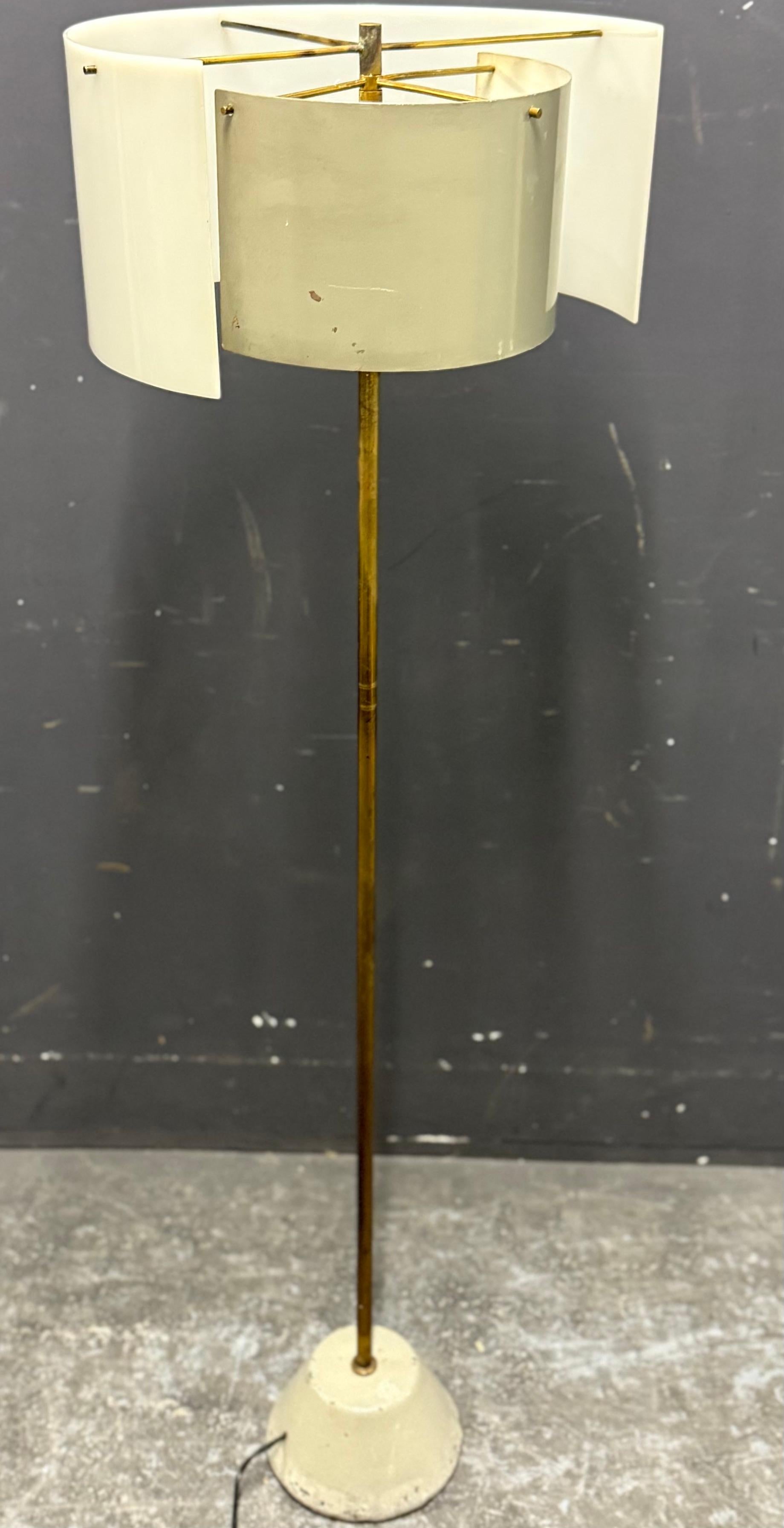 Italian ultra rare no.1056 floor lamp by gino sarfatti for arteluce For Sale
