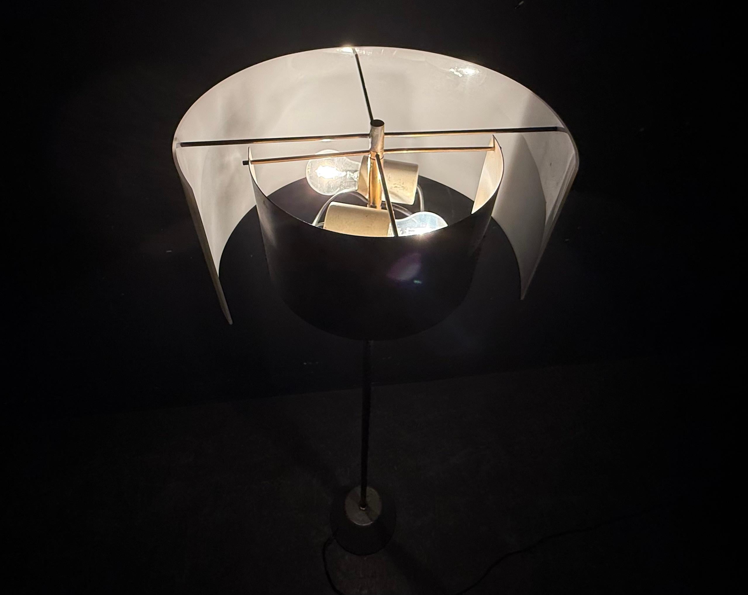 Mid-20th Century ultra rare no.1056 floor lamp by gino sarfatti for arteluce For Sale